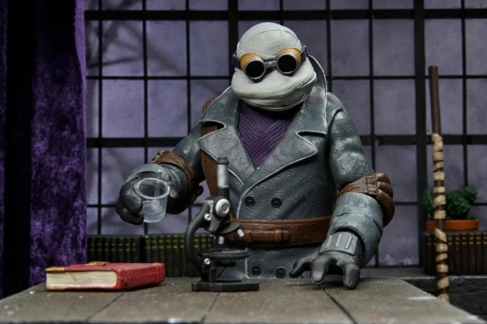 Ultimate Donatello as The Invisible Man - Universal Monsters x Teenage Mutant Ninja Turtles Collectible Action Figure | Perfect for TMNT Fans, Monster Movie Lovers & Display Collections