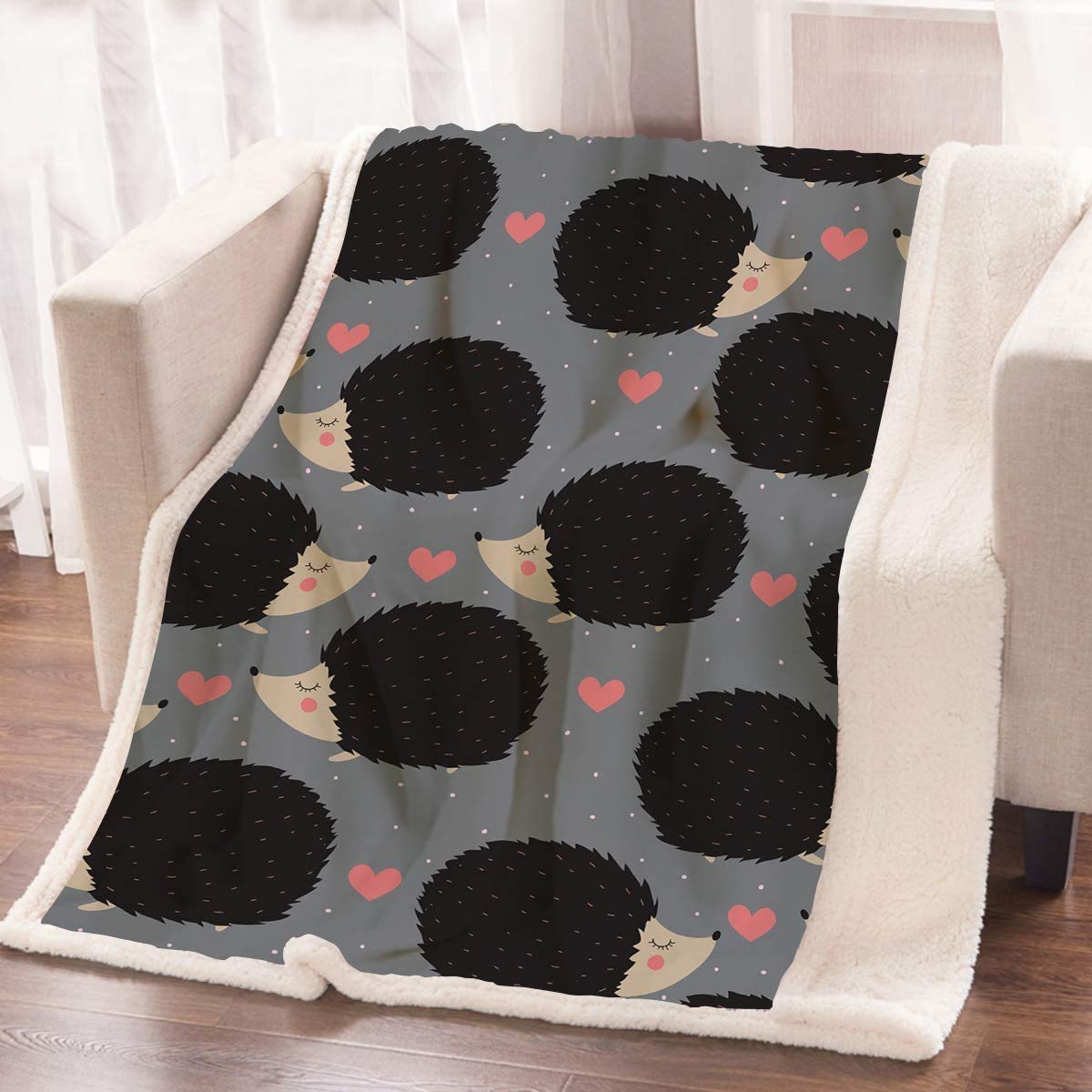Cozy Pink Heart Hedgehog Fleece Throw Blanket - Soft Sherpa Woodland Animal Blanket for Teens - 60