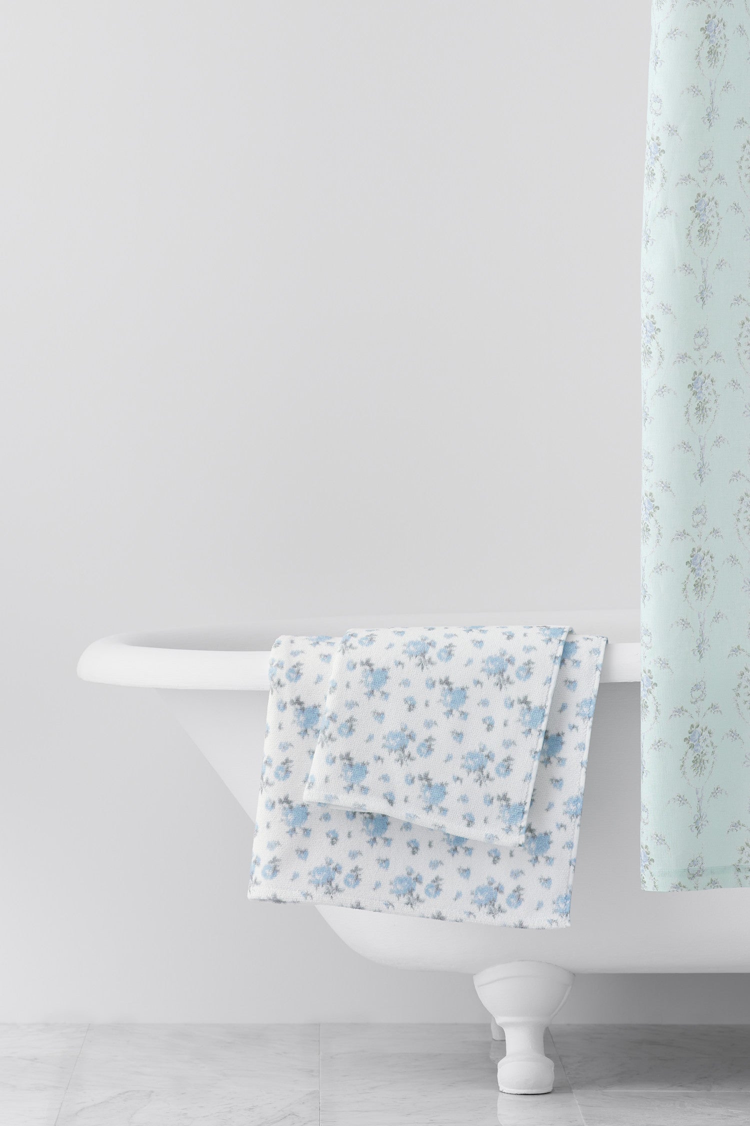 Premium 100% Cotton Hand Towel - Soft, Absorbent & Quick-Drying for Kitchen, Bathroom & Gym Use