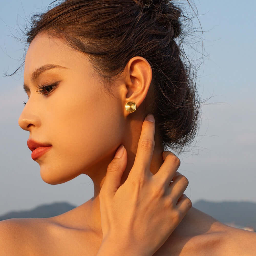 Minimalist 18K Gold Small Stud Earrings for Women - Dainty & Elegant Jewelry Gift for Everyday Wear, Anniversary or Birthday | JDE366