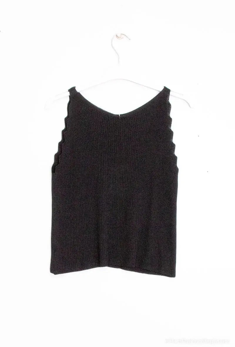 Zig Zag Sleeveless Top for Women - Trendy Striped Summer Blouse for Casual Outings & Beach Vacations