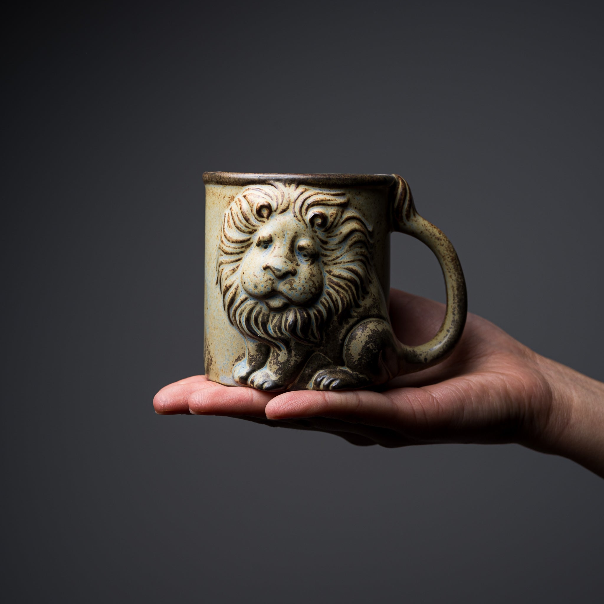 Seto Ware KASHIWA Animal Mug Cup - Lion Ceramic Coffee Cup, Japanese Traditional Pottery, Handcrafted Tea Mug for Home & Office Use, Perfect Gift for Tea & Coffee Lovers