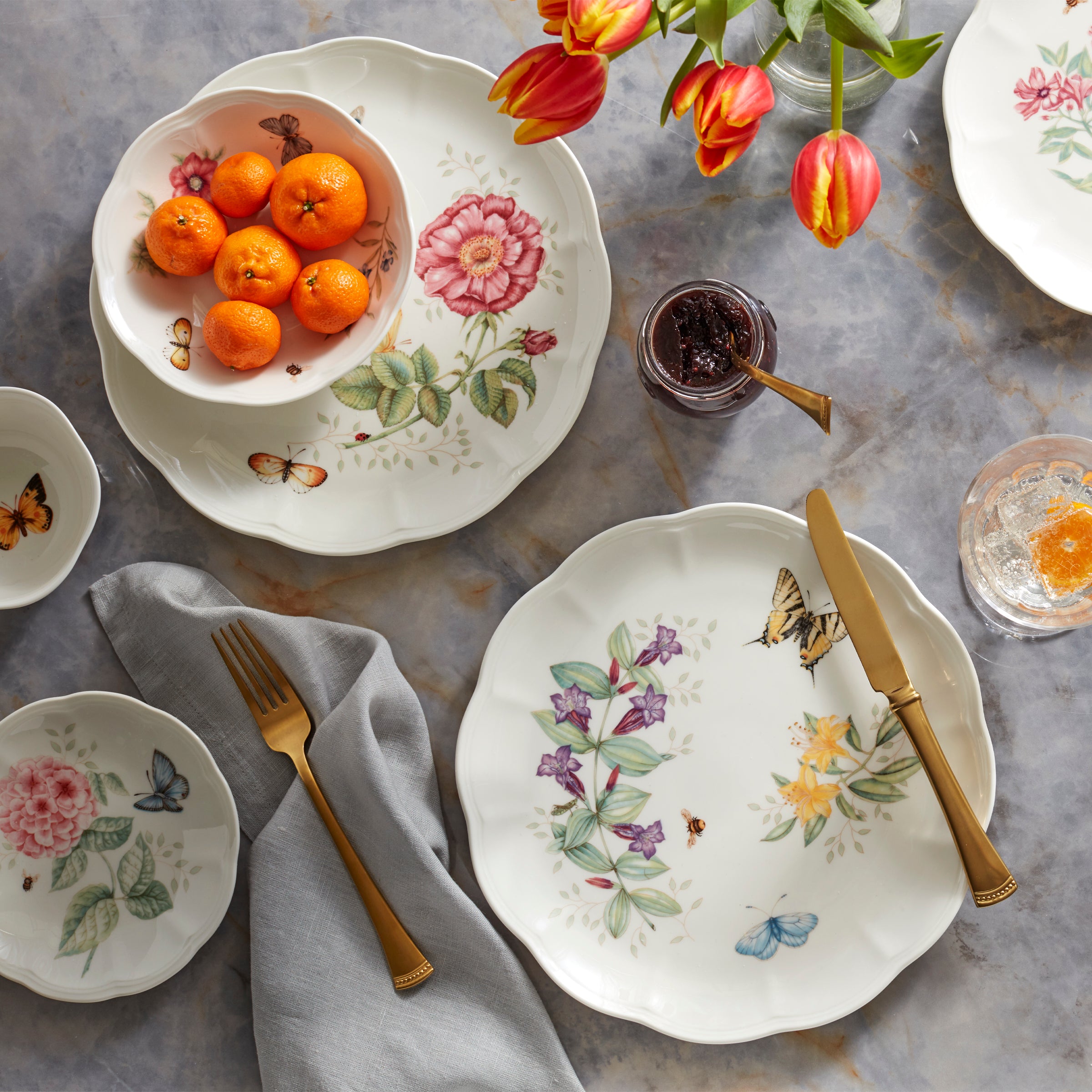 Butterfly Meadow 28-Piece Dinnerware Set - Porcelain Plates, Bowls & Mugs for Family Dining, Dinner Parties & Everyday Use