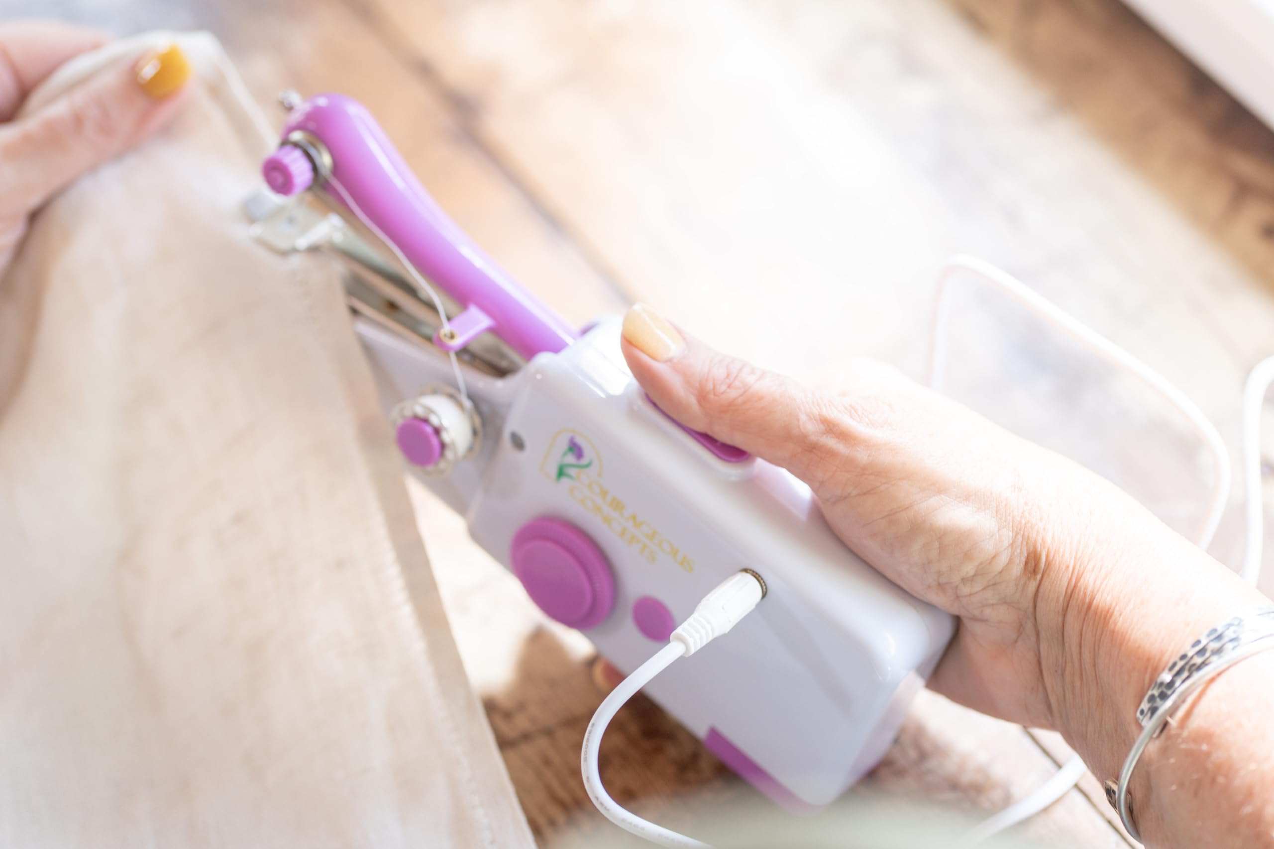 Portable Handheld Sewing Machine - Battery & USB Powered Mini Stitcher for Beginners - Easy Hemming, Repairs & Quick Fixes - Includes Instructional Videos - Perfect for Home, Travel & Emergency Clothing Repairs