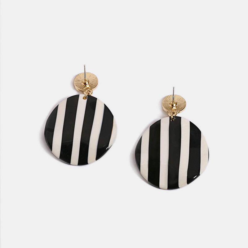 Stylish Striped Round Earrings for Women - Trendy Fashion Accessories for Parties, Work & Everyday Wear