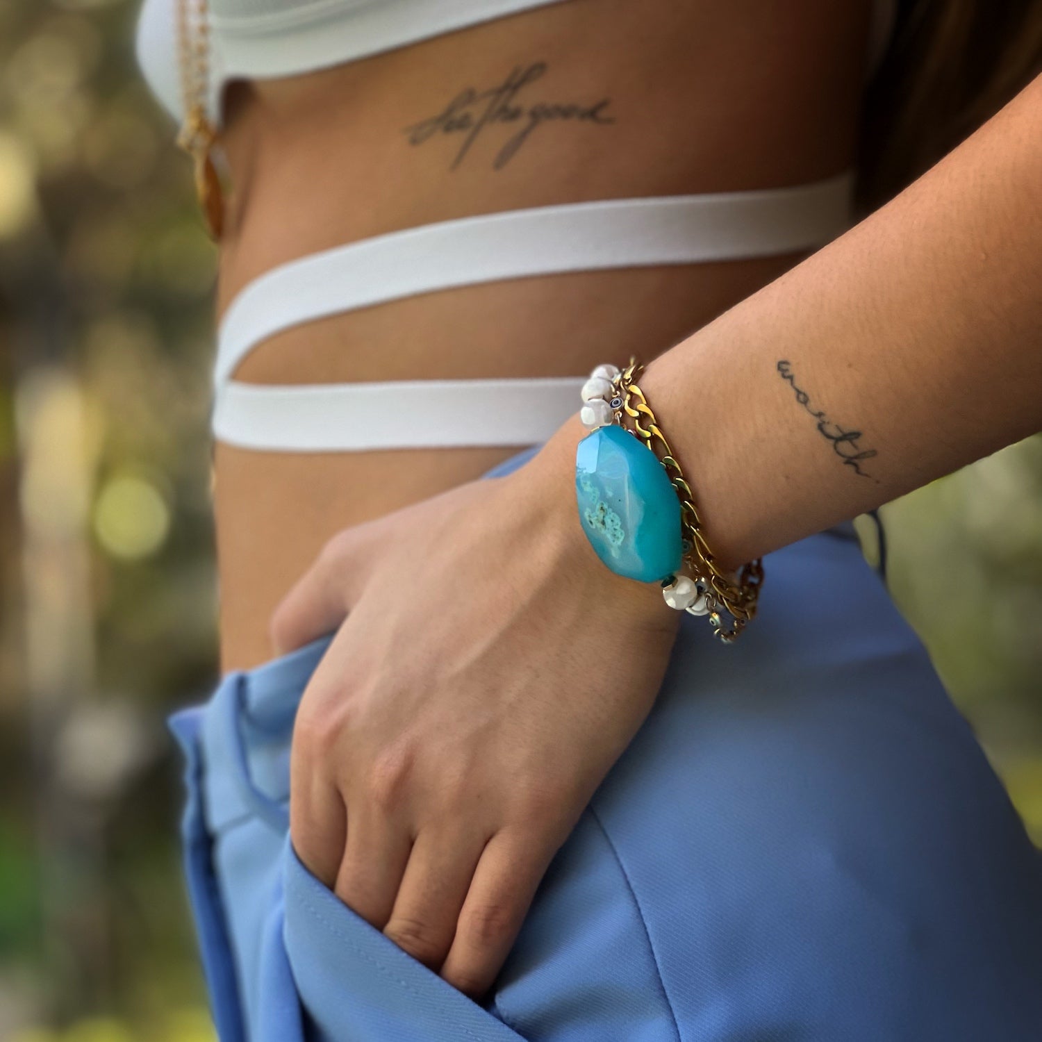 Chunky Blue Agate Stone White Nepal Agate Beaded Bracelet for Women - Natural Healing Crystal Jewelry for Meditation, Yoga & Spiritual Energy (Gift Idea)