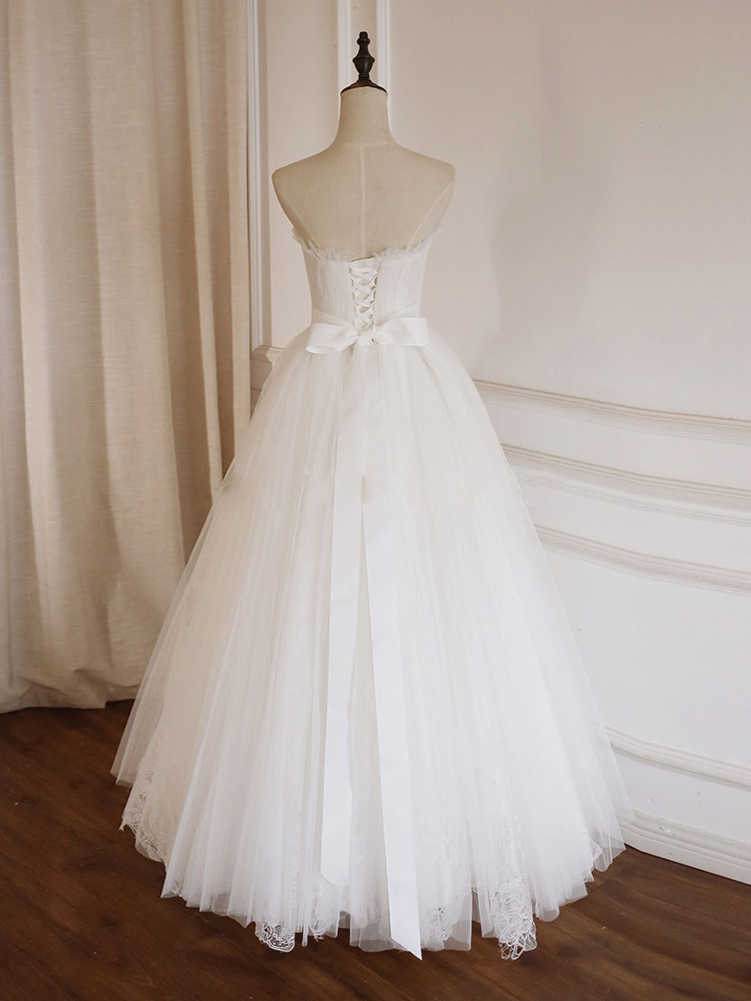 Elegant White Lace Tea Length Prom Dress - Tulle Bridesmaid Gown for Weddings, Parties & Formal Events