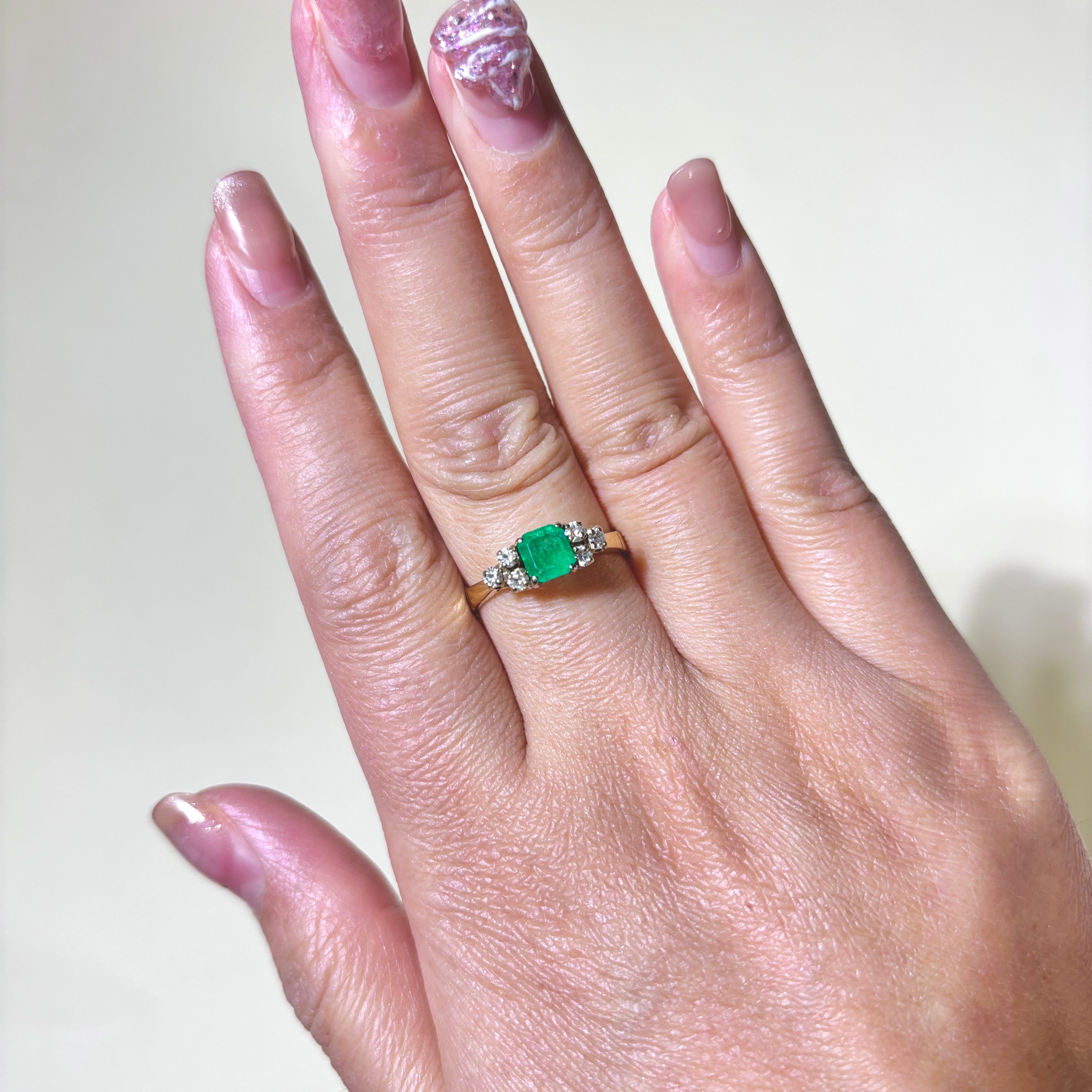 14K Emerald and Diamond Accented Ring - 0.60ct Emerald & 0.24ctw Diamonds - Size 8 - Elegant Jewelry for Women, Perfect for Engagement, Anniversary or Special Occasion Gifts
