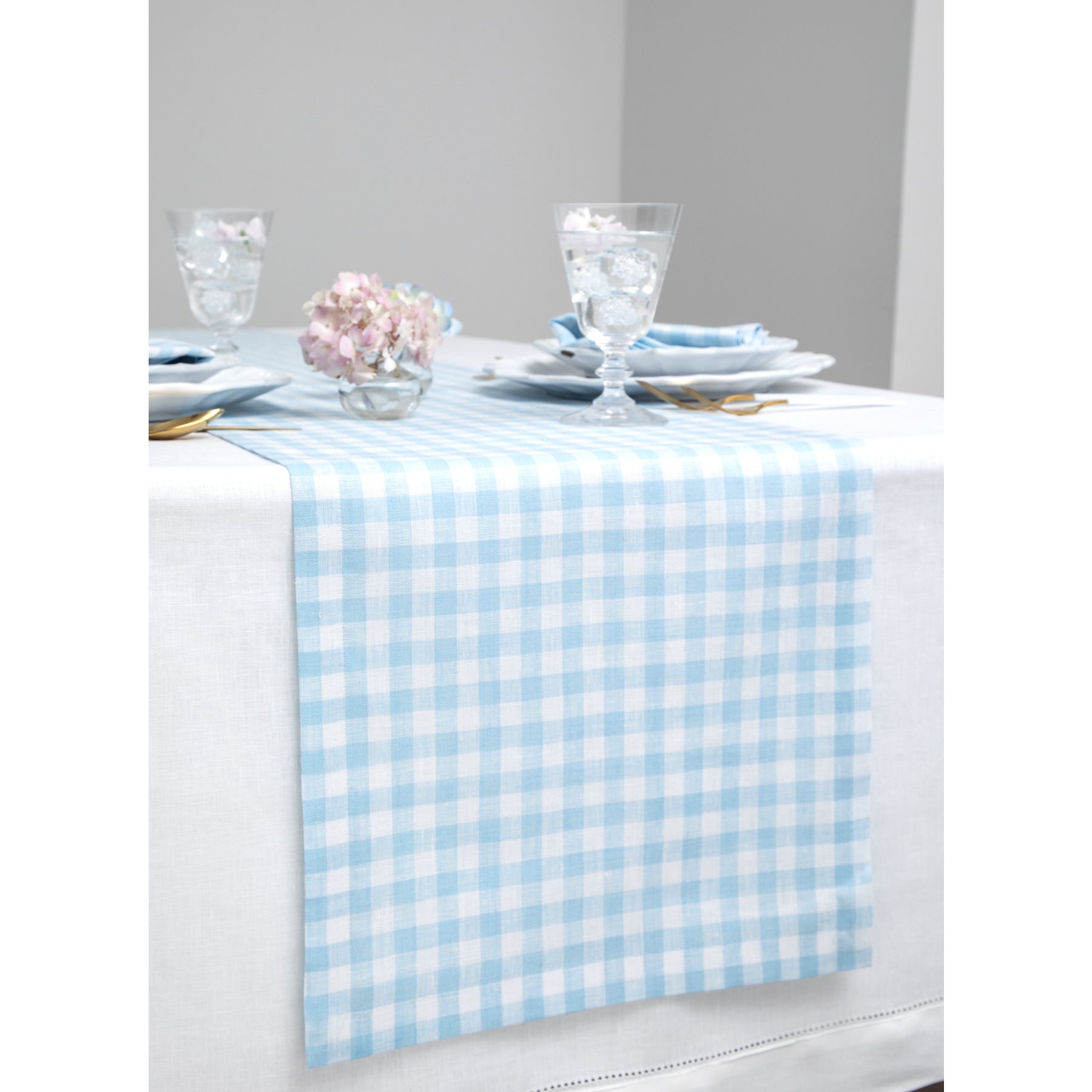 Stylish Gingham Table Runner for Dining Room Decor - Perfect for Farmhouse, Rustic, and Country Style Tables