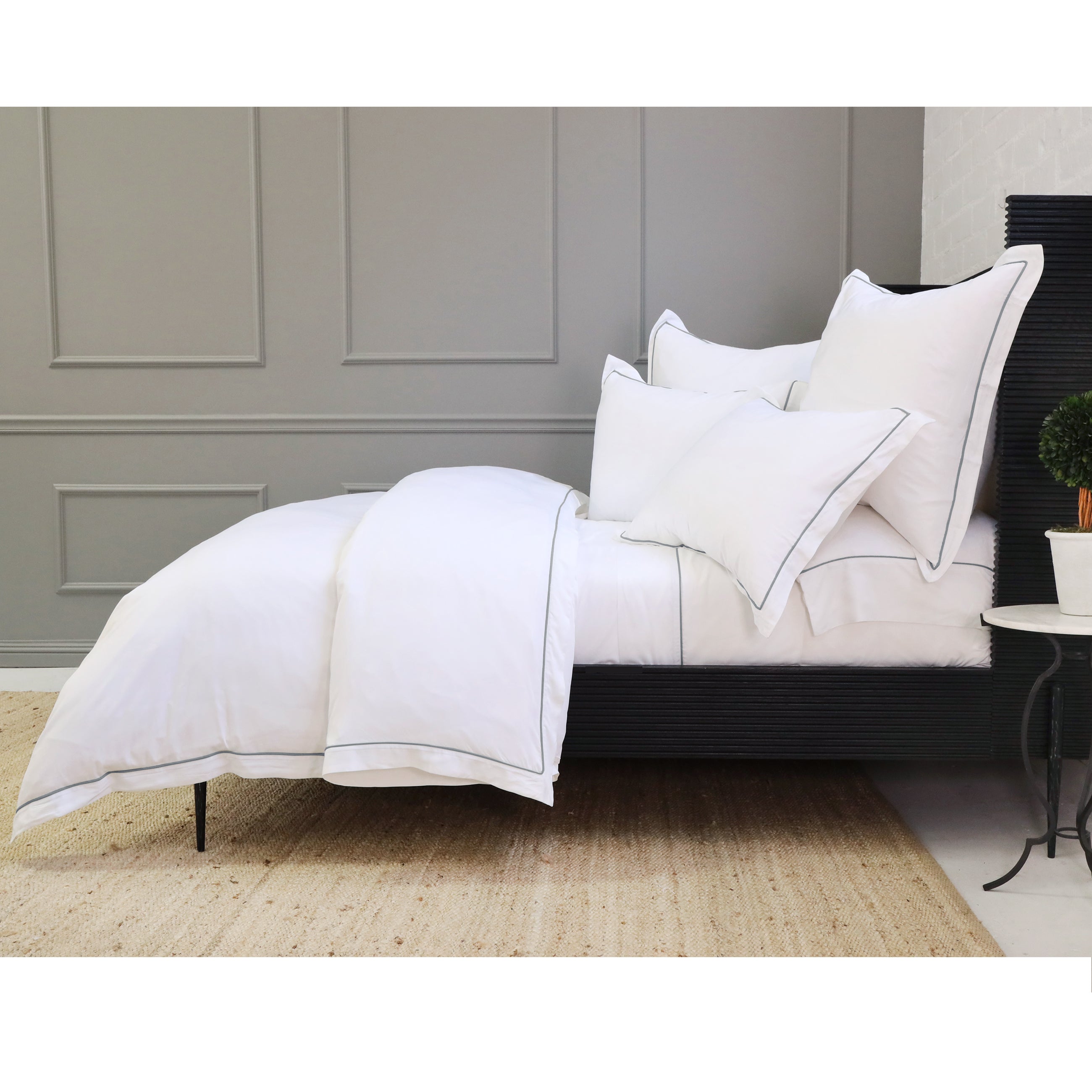 Sheena Bamboo Sateen Duvet Cover Set - Queen Size, Soft & Breathable Bedding Set for Luxurious Sleep - Perfect for Master Bedroom, Guest Room & Hotel Decor