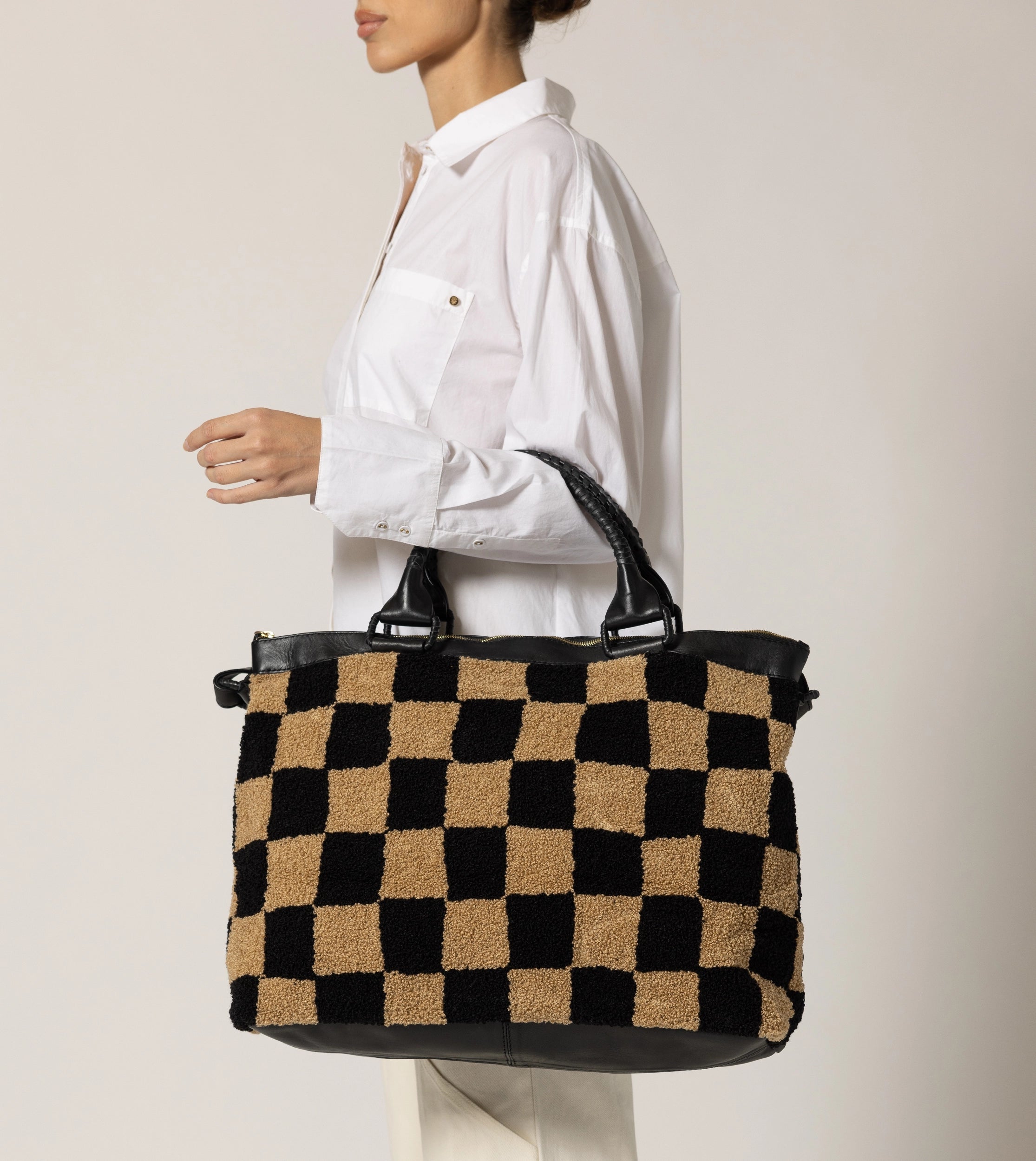 Santa Monica Weekender Bag - Stylish Black & Multi-Color Travel Duffel for Gym, Beach & Weekend Getaways