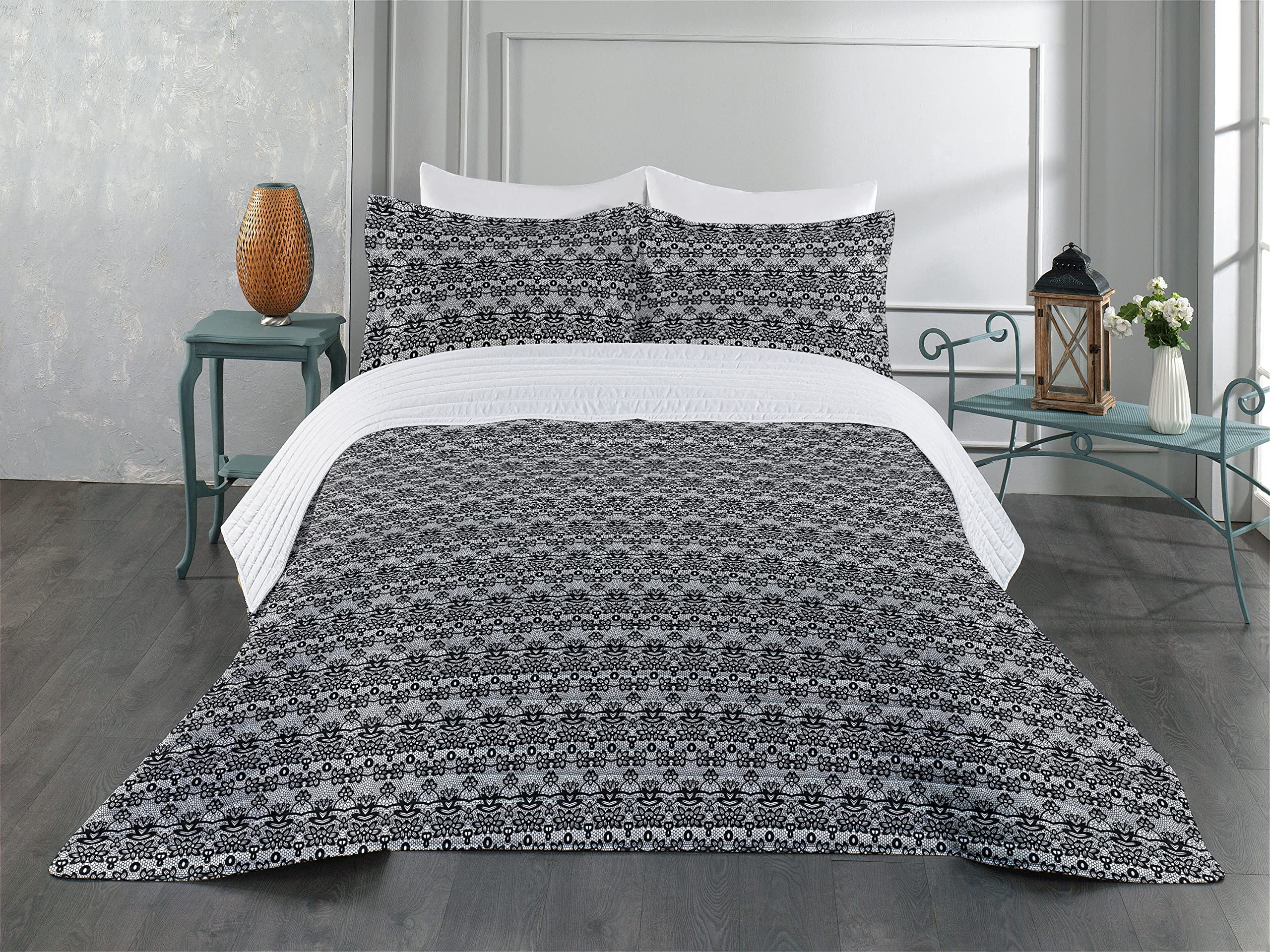 Ambesonne Black and White Microfiber Bedspread Set - King Size Soft Bedding with Monochrome Lace Floral Pattern & Medieval Foliage Design, Includes Pillow Shams & Comforter - Perfect for Gothic, Vintage or Luxury Bedroom Decor