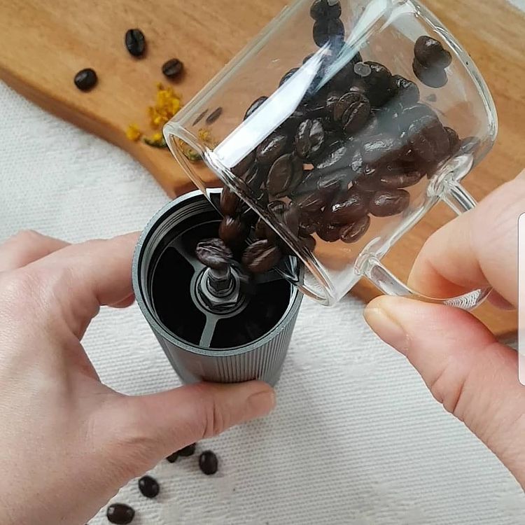 Premium STARESSO Manual Coffee Grinder - Portable Hand Crank Burr Mill for Espresso, French Press & Pour Over | Perfect for Camping, Travel & Home Brewing | Discovery I D6 Model