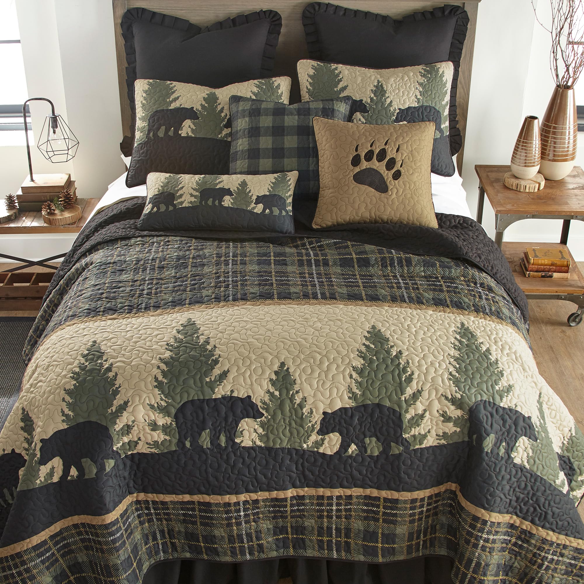 Donna Sharp King Quilt - Bear Walk Plaid Lodge Quilt with Bear Pattern - Machine Washable - Cozy Cabin Bedding for Winter Nights & Rustic Home Decor