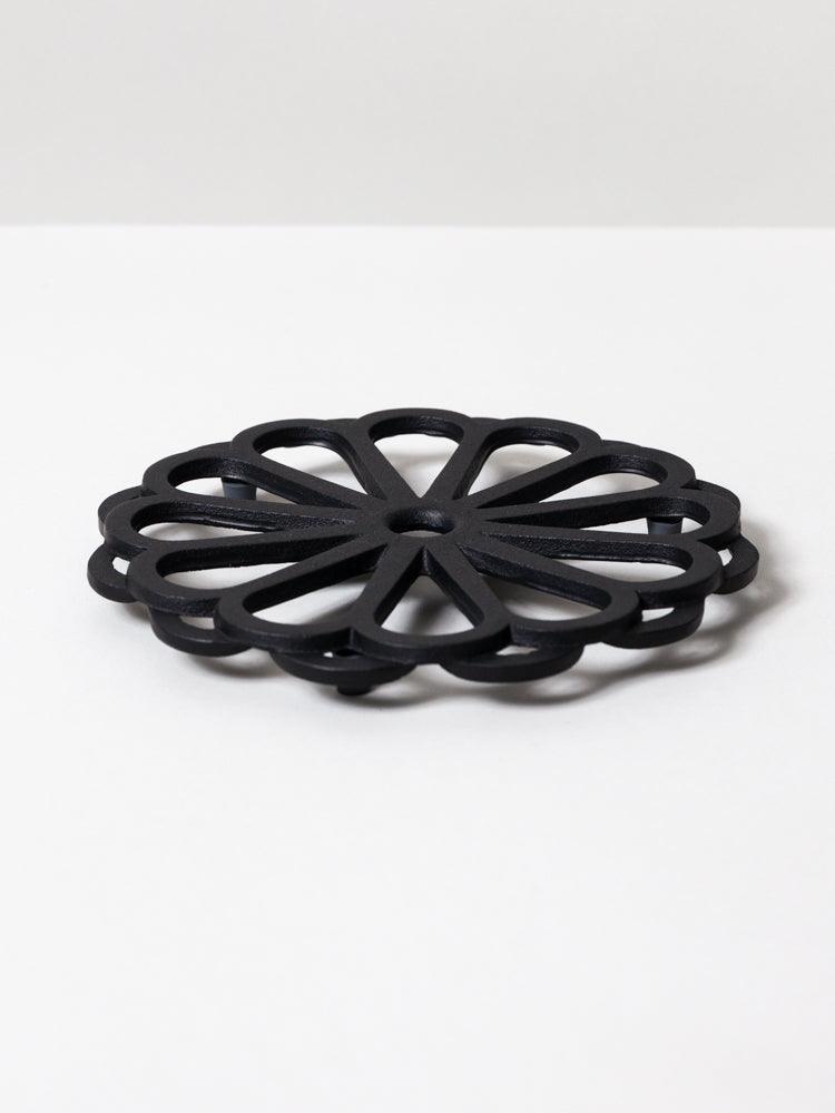 Iwachu Cast Iron Trivet Kiku - Japanese Traditional Handcrafted Iron Pot Stand for Hot Pots & Pans - Perfect for Kitchen, Dining Table & Outdoor Cooking