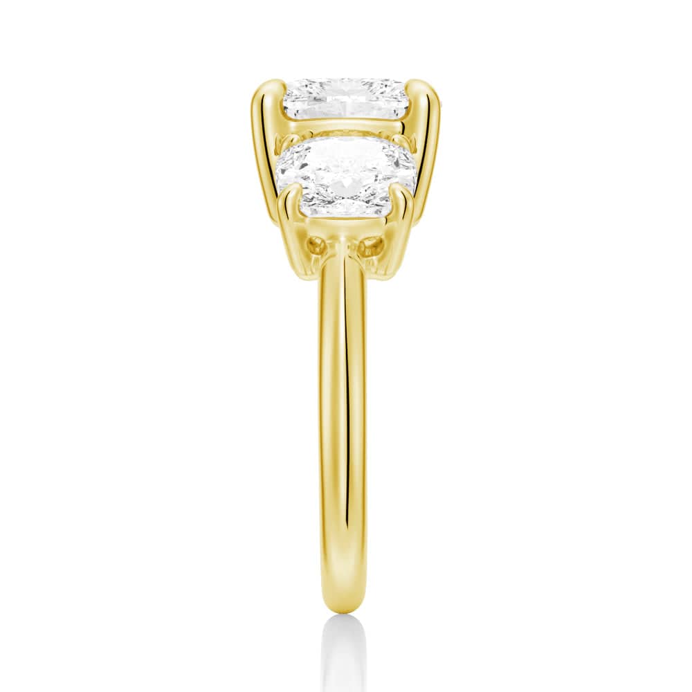 Exquisite Cushion Cut Three Stone Moissanite Engagement Ring for Women - Perfect for Proposals, Anniversaries & Bridal Jewelry