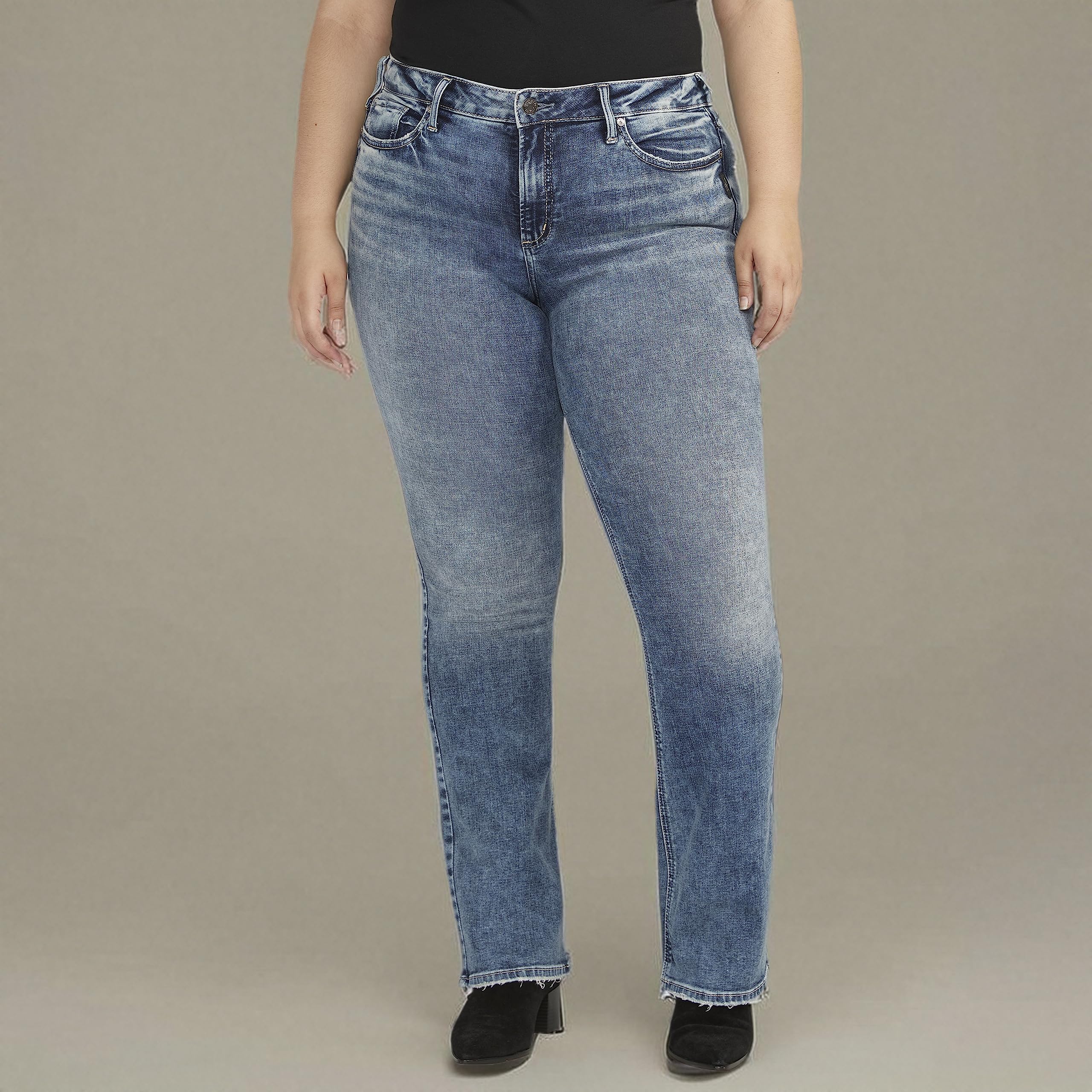 Silver Jeans Co. Women's Plus Size Suki Mid Rise Curvy Fit Bootcut Jeans - Flattering Stretch Denim Pants for Curvy Figures | Perfect for Casual Wear, Office & Night Out