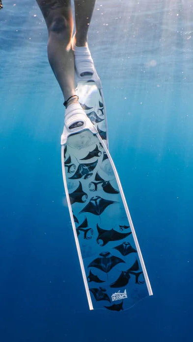 Divermon Manta Free Diving Fins - Premium Composite Soft Blades for Spearfishing & Snorkeling | Perfect for Ocean Exploration & Underwater Photography