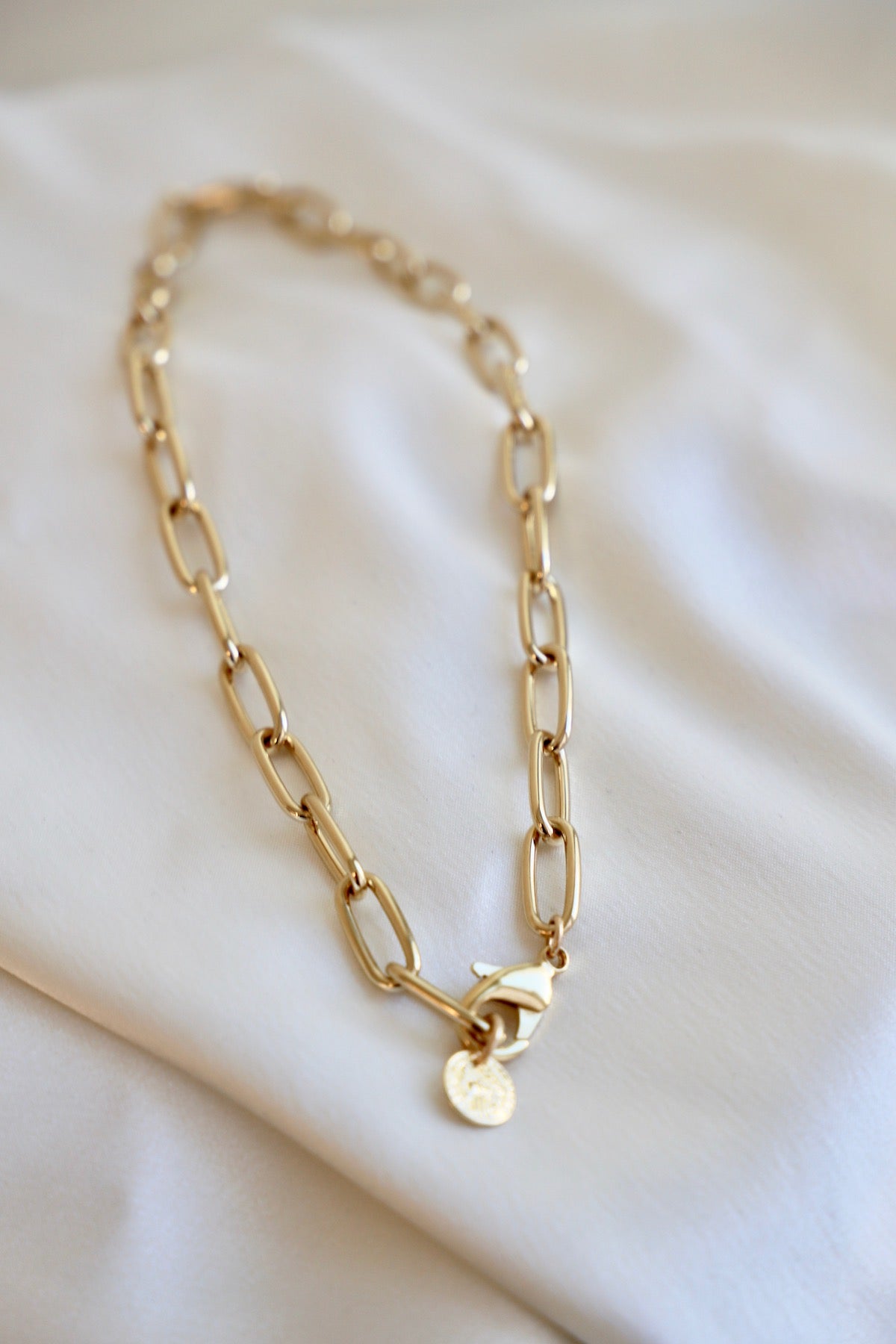 DAVID OVAL CHAIN NECKLACE - 14K Gold Plated Dainty Layering Necklace for Women, Minimalist Jewelry Gift for Her - Perfect for Everyday Wear, Date Nights & Special Occasions