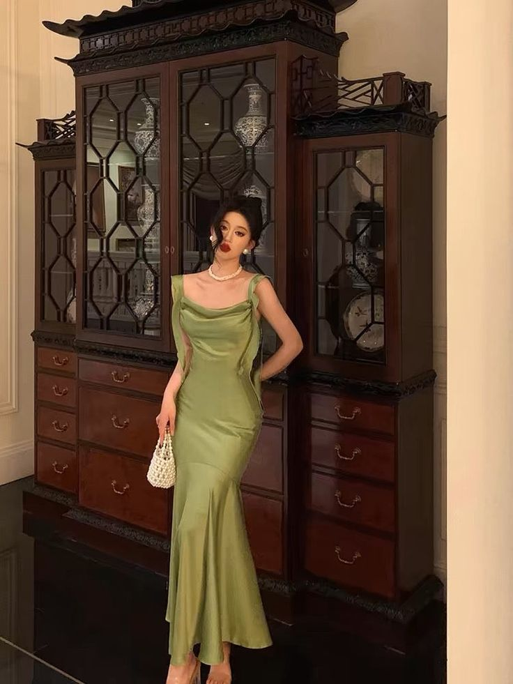 Elegant Green Satin Prom Dress with Mermaid Straps - J6002 for Birthday Party, Homecoming, Formal Events & Special Occasions