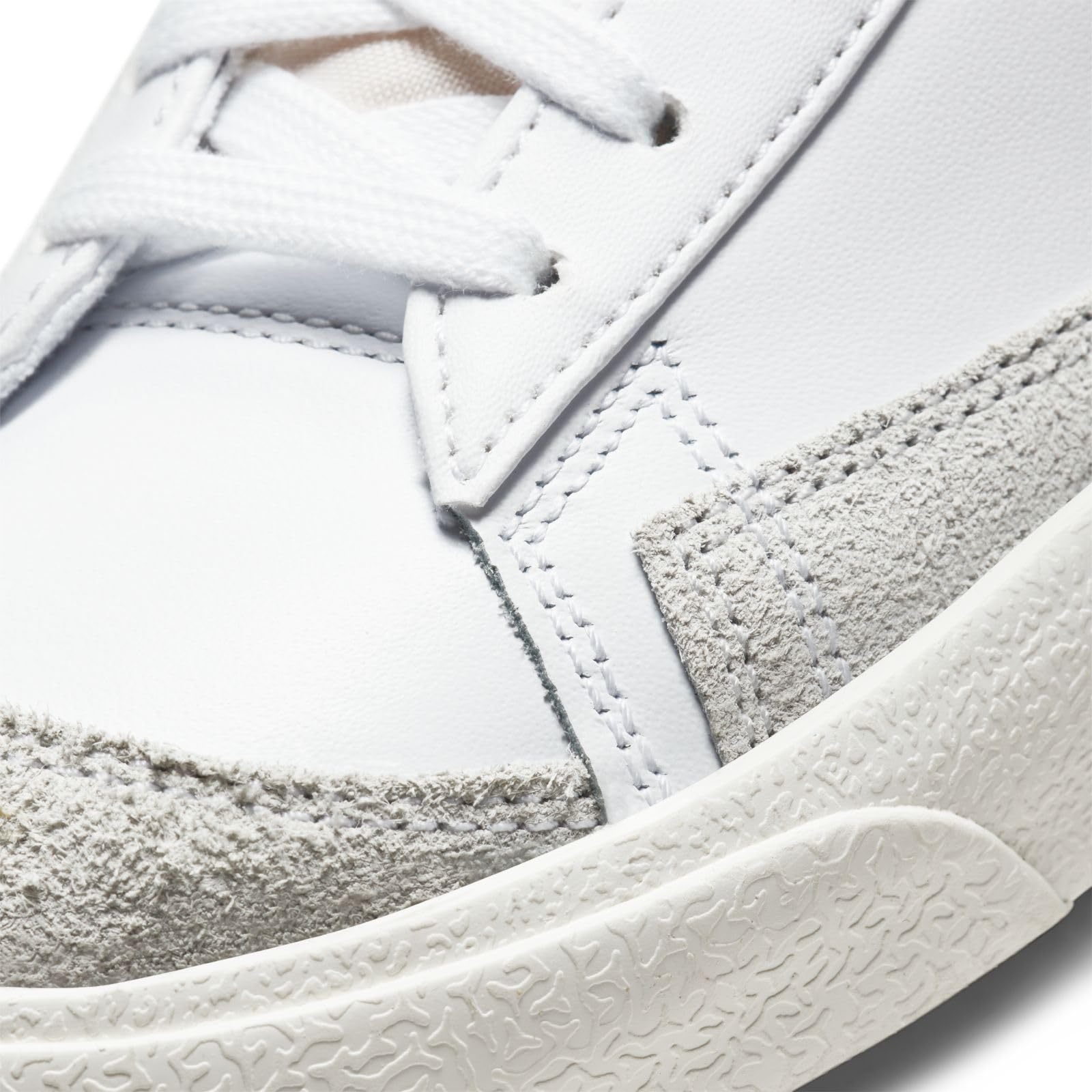Nike Women's Blazer Mid '77 Vintage Sneakers - Classic White & Black Retro Basketball Shoes for Women | Casual Wear, Street Style & Gym Fashion