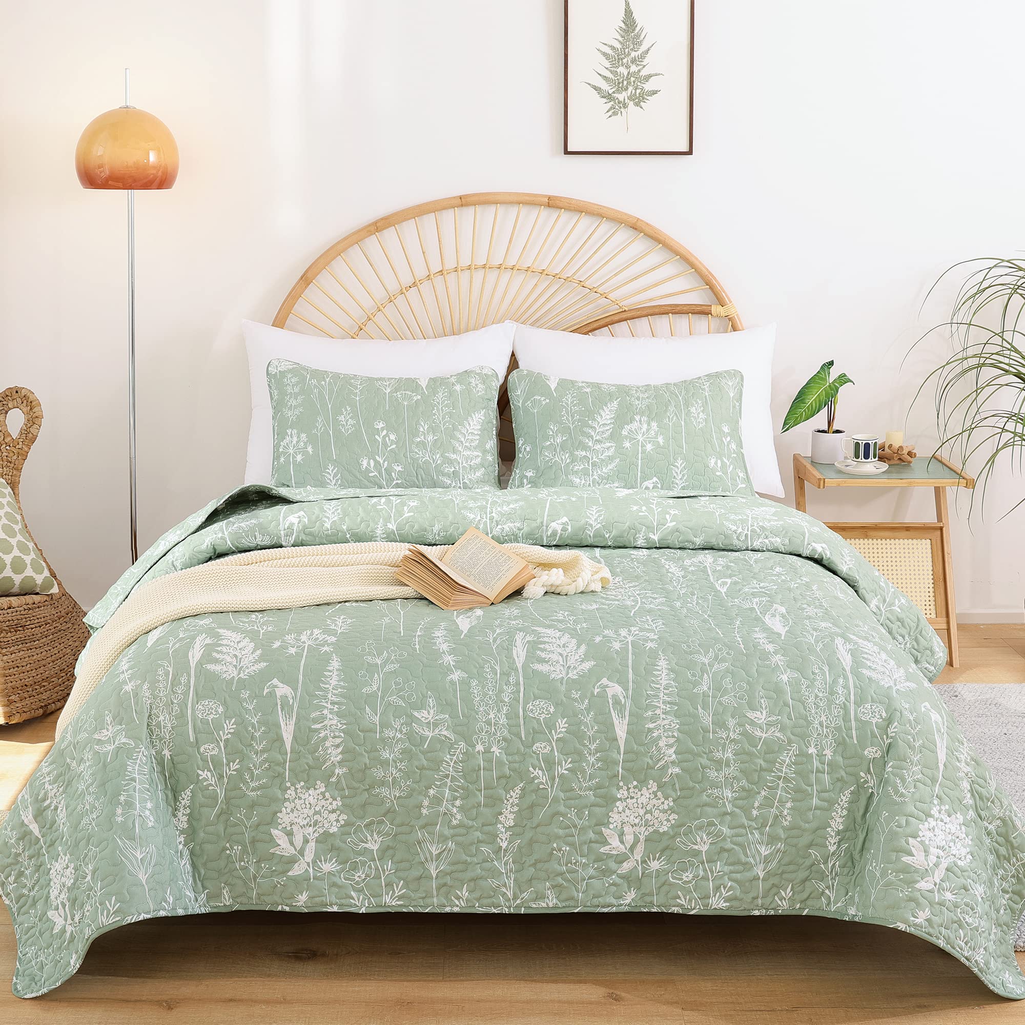 JANZAA King Size Sage Green Boho Quilt Set - 3 Piece Reversible Microfiber Bedding with Floral Pattern, Lightweight Comforter & 2 Pillow Shams | Perfect for Master Bedroom, Guest Room & Bohemian Home Decor