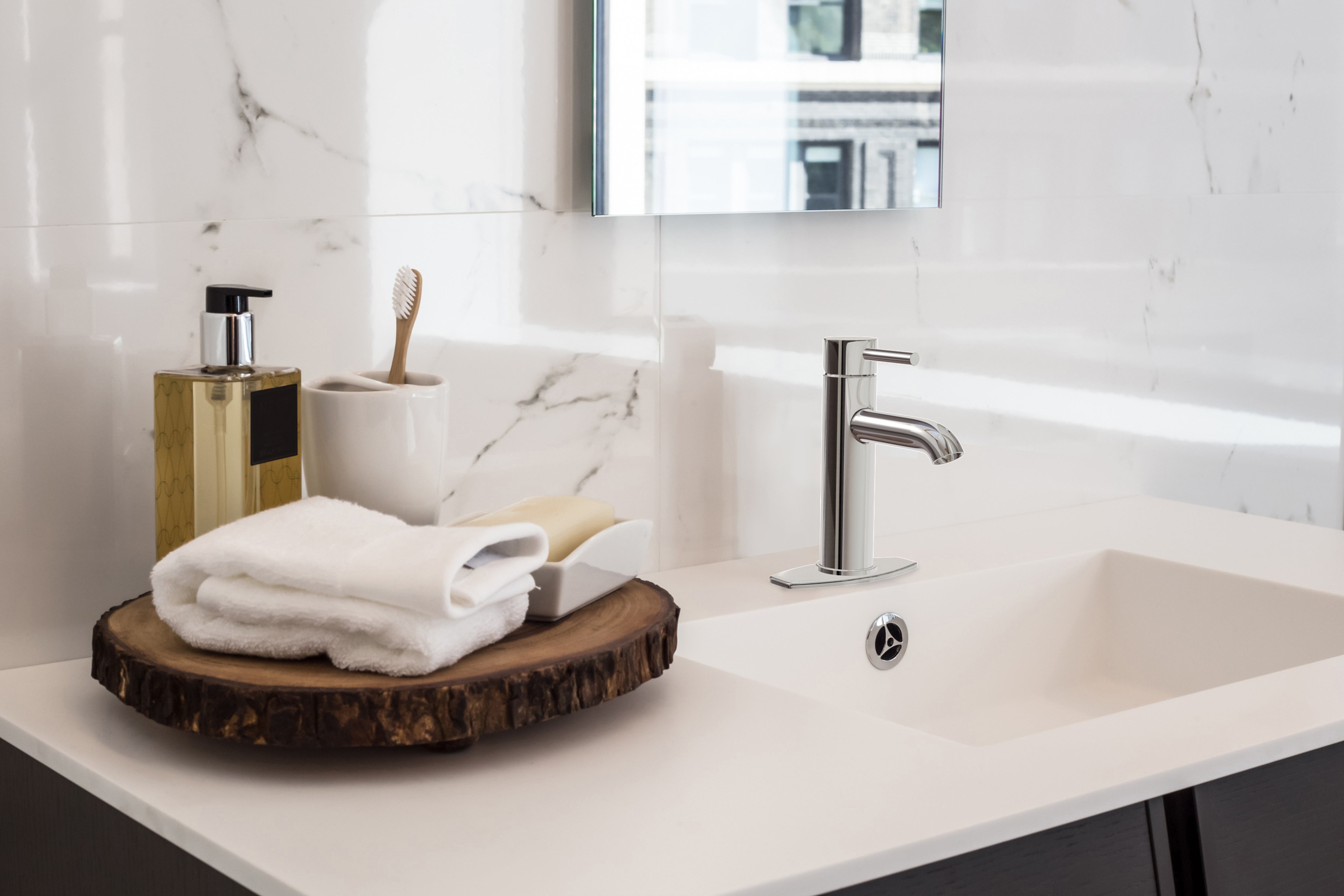 Argenta Single Lever Bathroom Faucet - Modern Chrome Bath Sink Faucet for Vanity, Powder Room & Guest Bath - Easy Installation & Durable Design