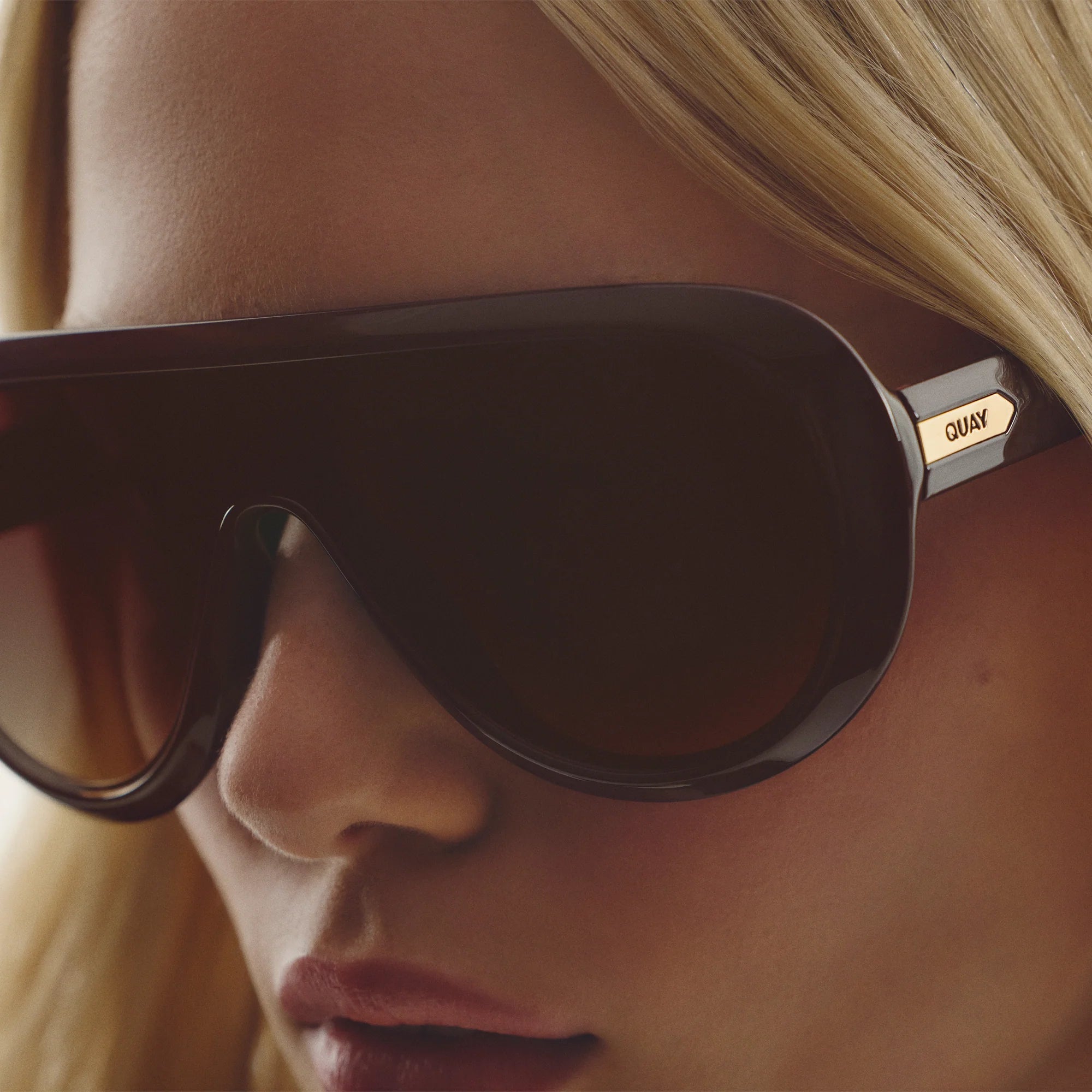 Quay Australia Set List Sunglasses - Trendy Cat Eye UV Protection for Women - Perfect for Beach, Driving & Outdoor Activities
