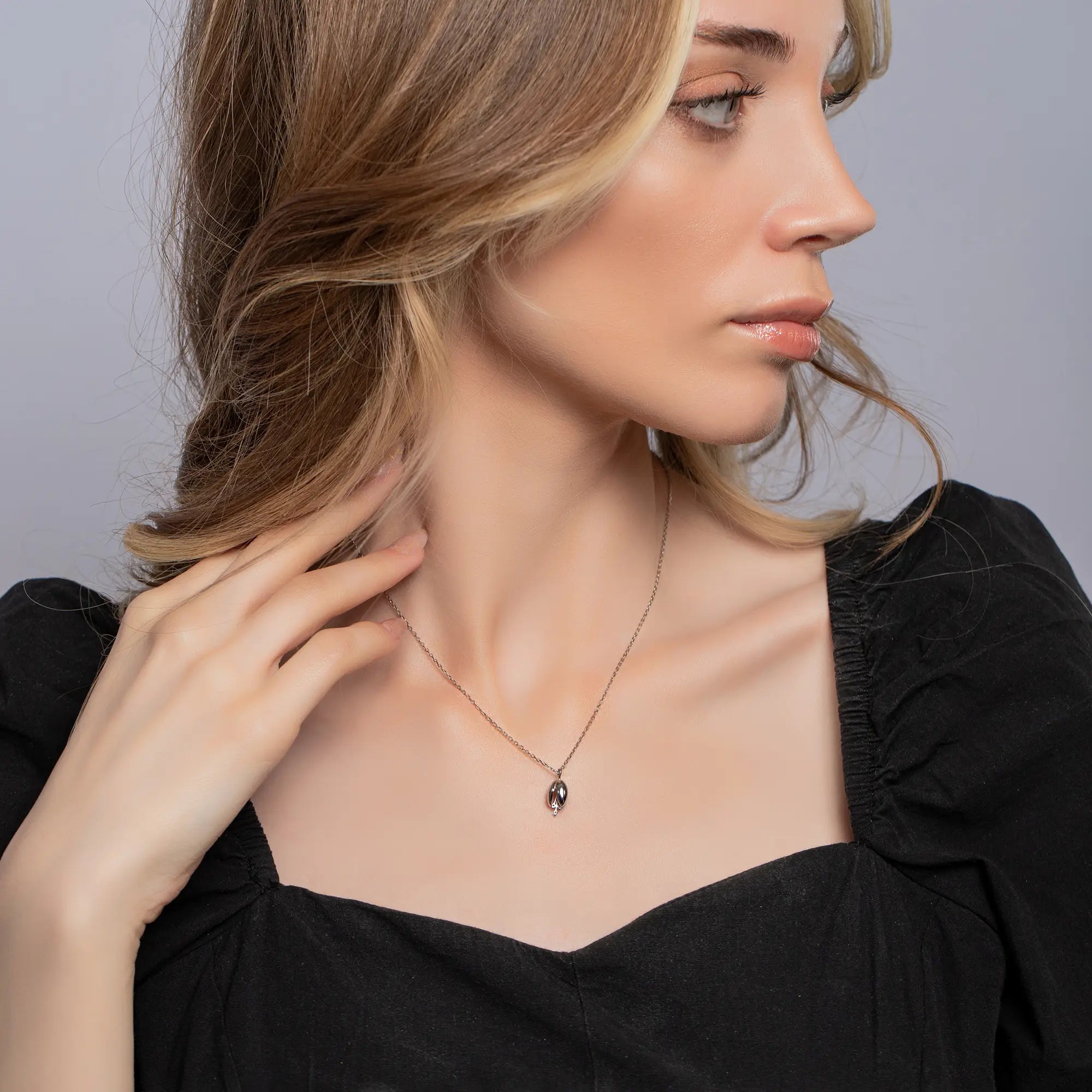 Elegant Tulip Flower Necklace for Women - Dainty Gold Pendant Jewelry Gift for Her - Perfect for Valentine's Day, Anniversary & Special Occasions