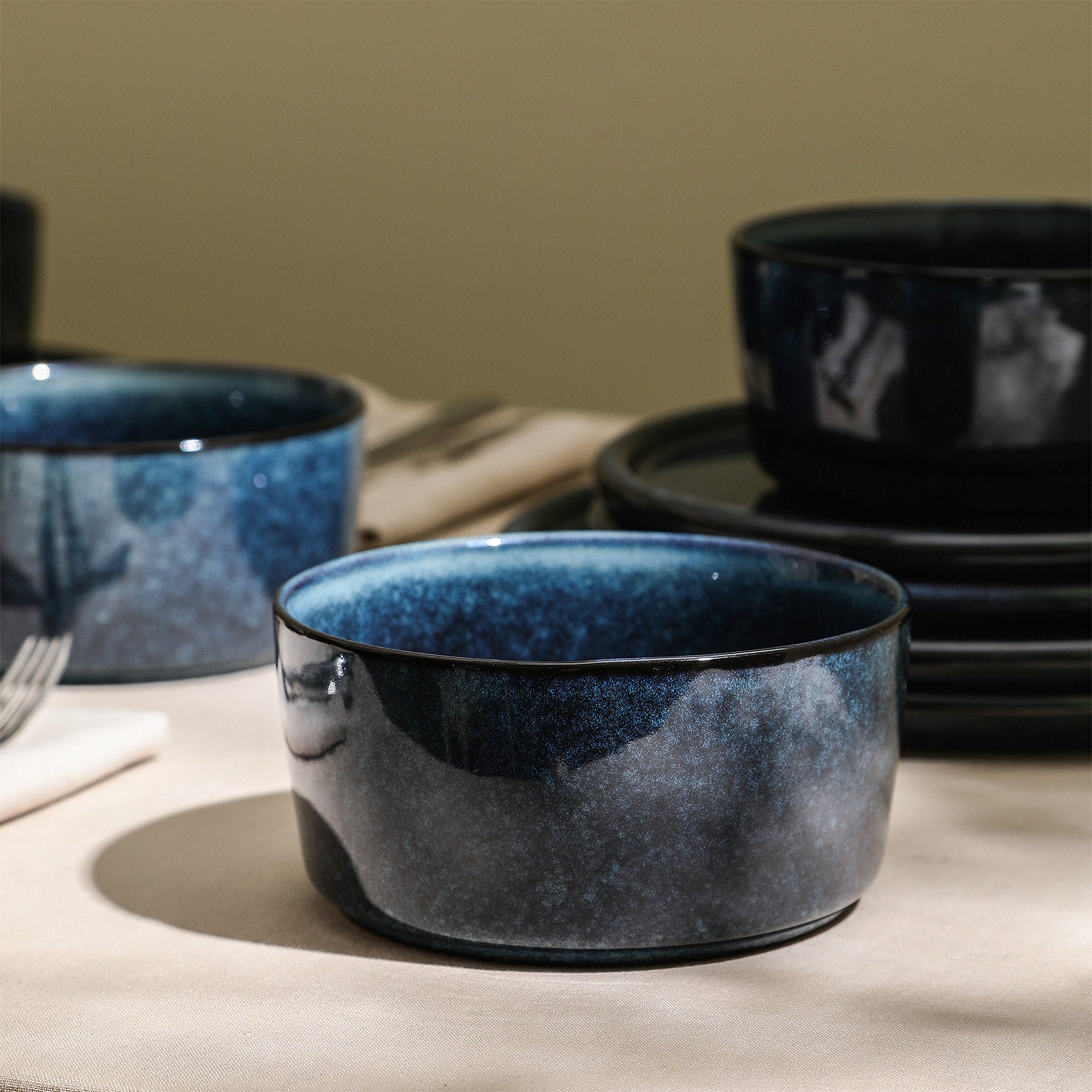 Premium Dark Blue Stoneware Bowl - Handcrafted Ceramic Serving Bowl for Soup, Salad & Pasta - Perfect for Dining, Entertaining & Kitchen Decor