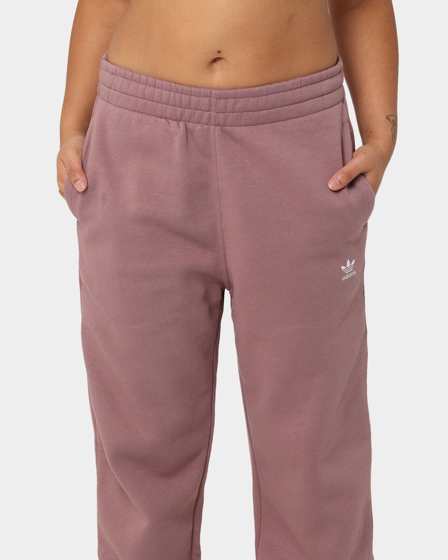 Adidas Women's Adicolor Essentials Fleece Sweatpants - Soft Comfortable Joggers for Yoga, Running & Lounge Wear (Wonder Oxide)