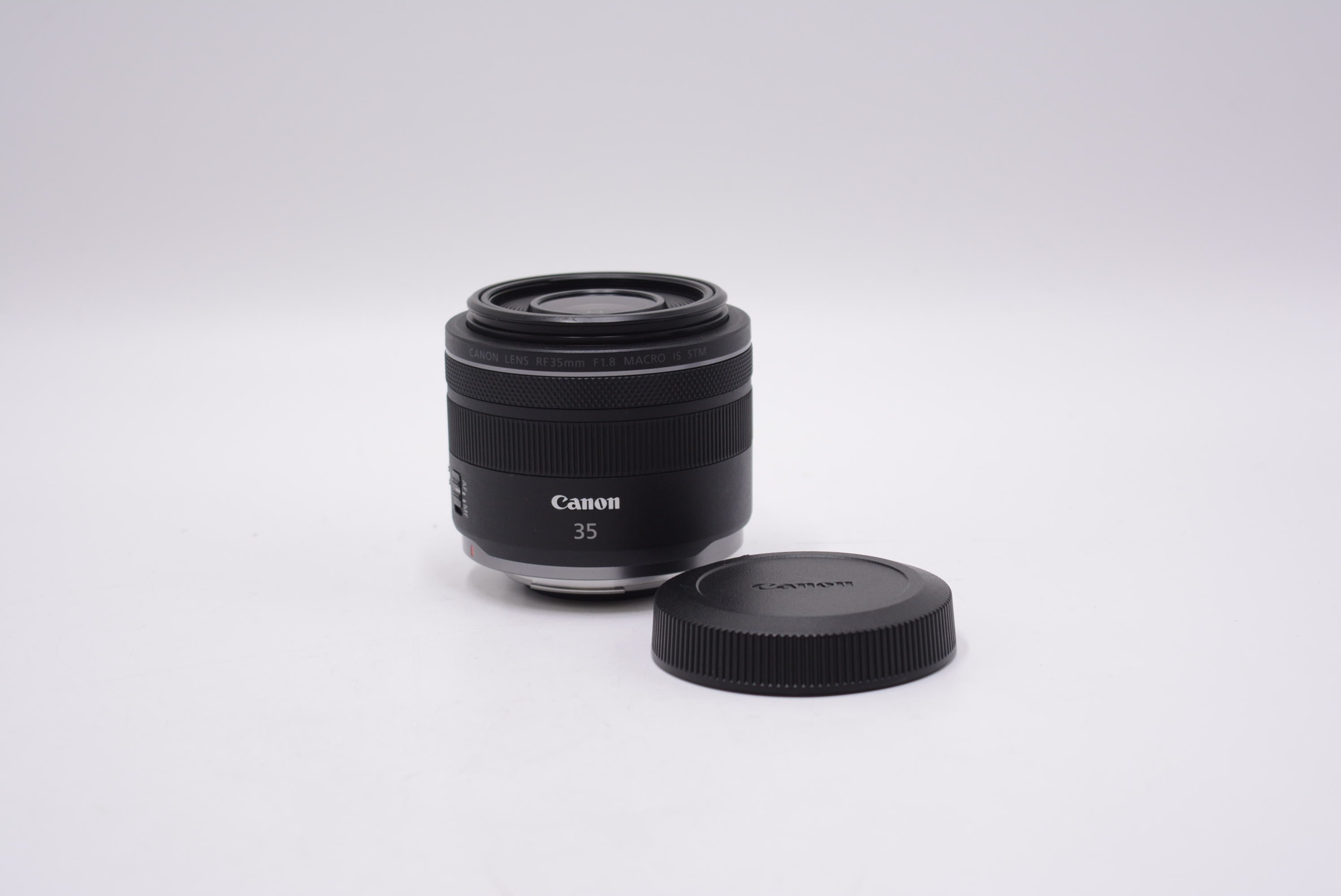 Canon RF 35mm f/1.8 IS Macro STM Lens - Fast Aperture, Image Stabilization & Macro Photography | Perfect for Portraits, Low Light & Close-Up Shots