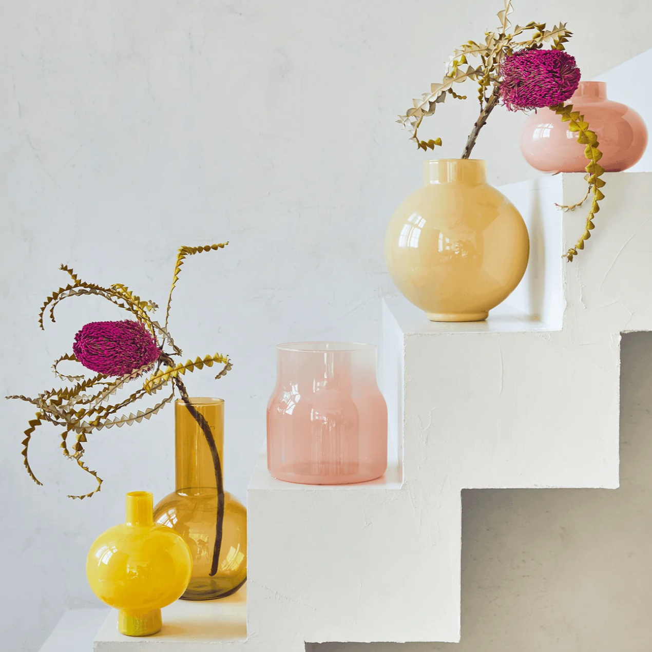 Elegant Pink Glass Tulip Vase for Fresh Flowers - Perfect for Home Decor, Wedding Centerpieces & Spring Table Arrangements