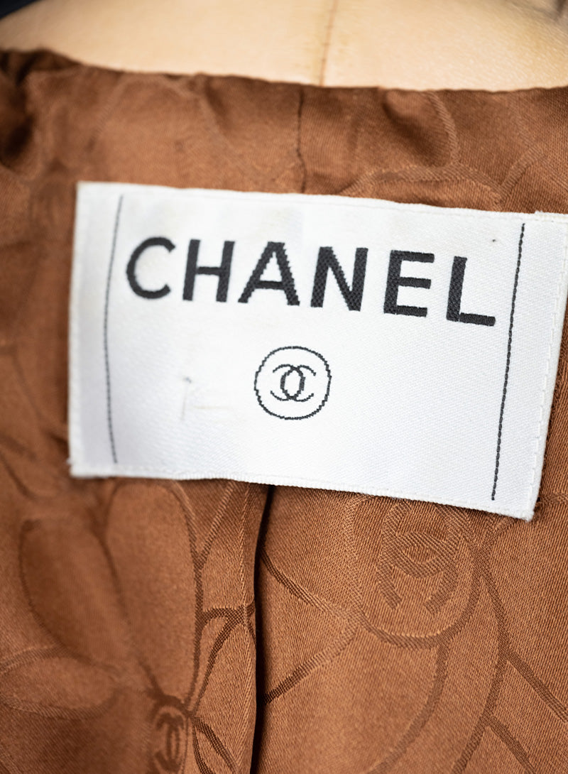 Chanel Pink Bouclé Wool Jacket Size 40 - Elegant & Timeless Women's Blazer for Office, Parties & Special Occasions