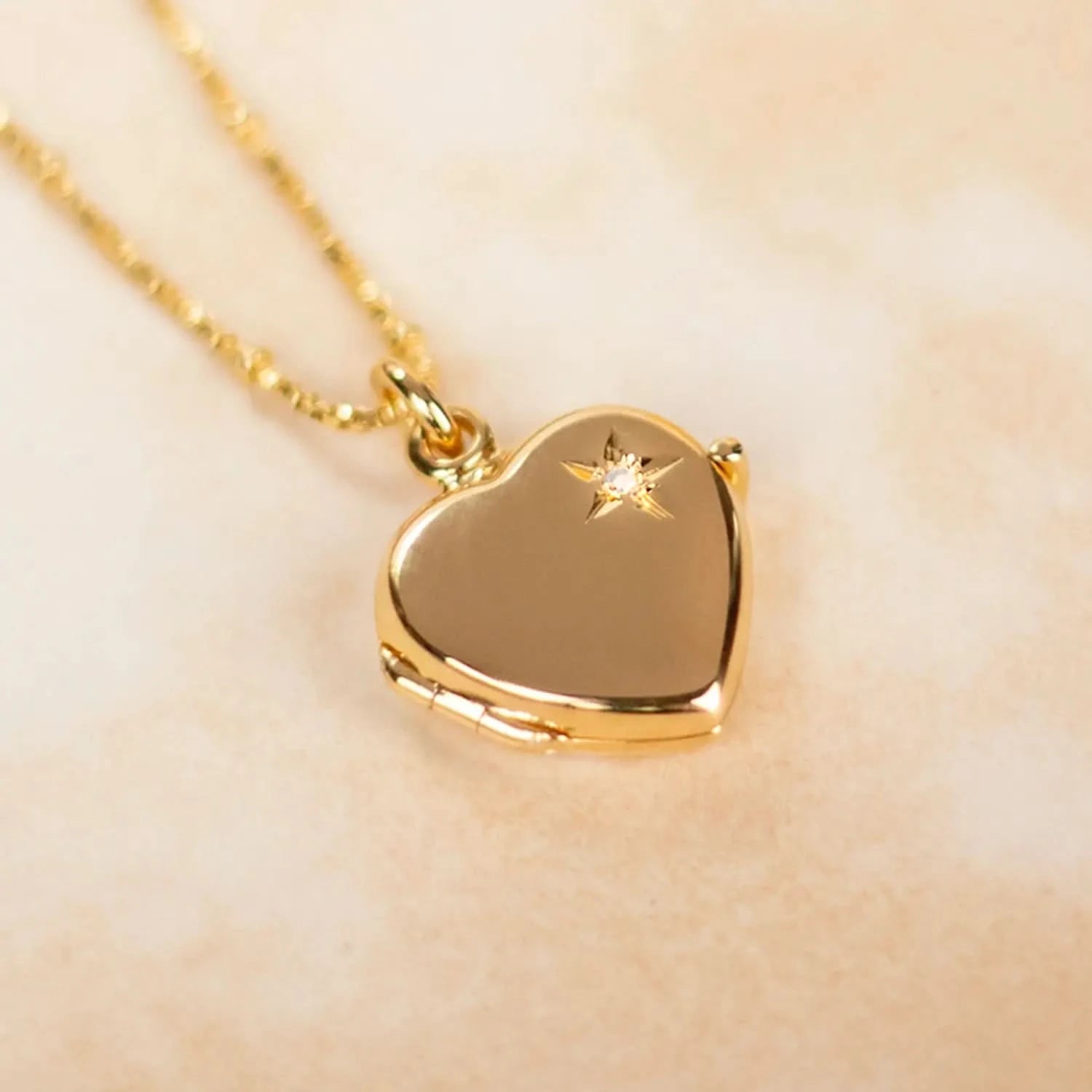 2 Photo Diamond Heart Locket Necklace in Gold - Personalized Engraved Jewelry Gift for Women - Perfect for Anniversaries, Valentine's Day & Special Occasions