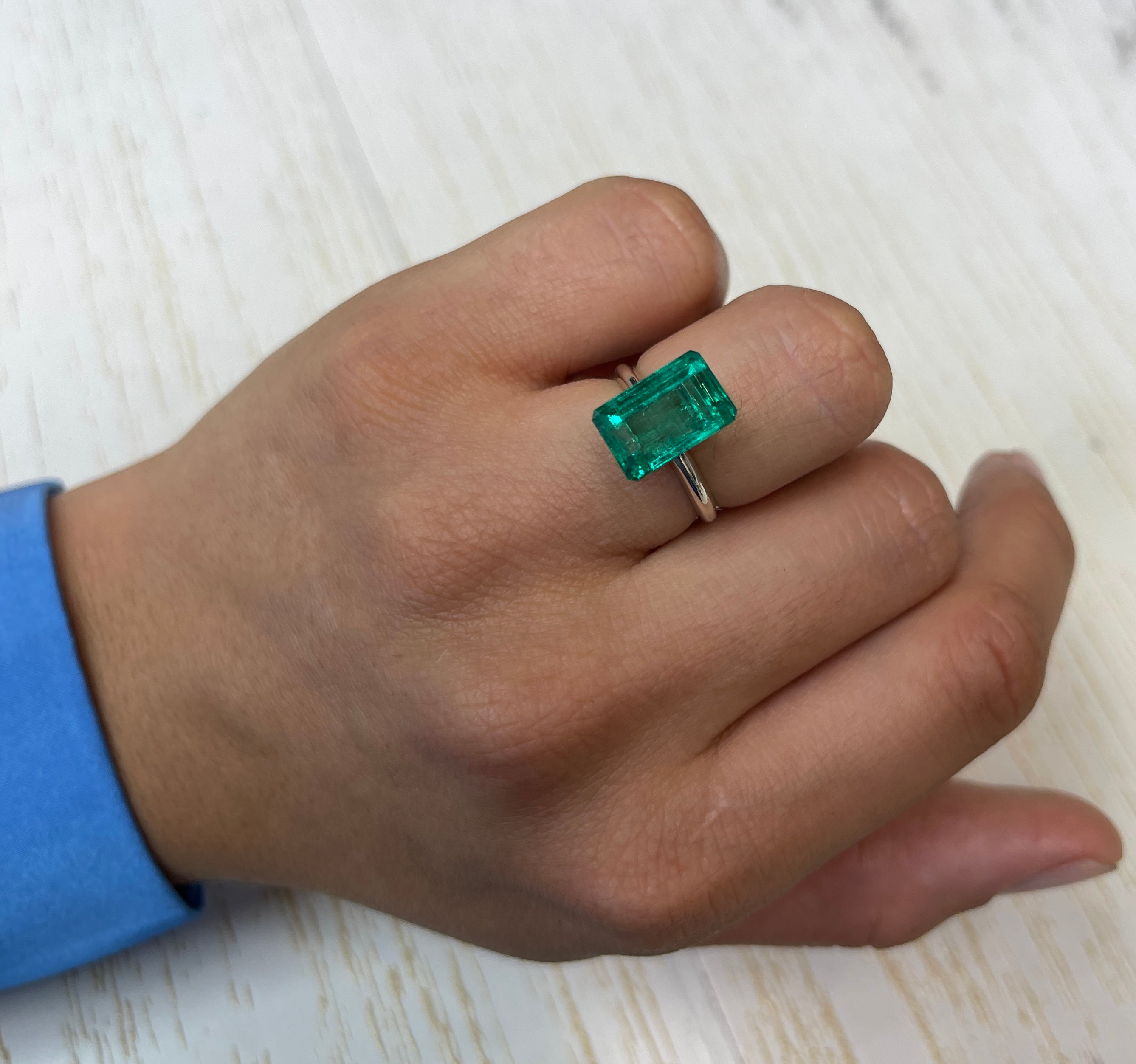 5.63 Carat 13x8mm VS Bluish Green Natural Loose Colombian Emerald Gemstone - Emerald Cut for Jewelry Making, Engagement Rings & Luxury Gifts