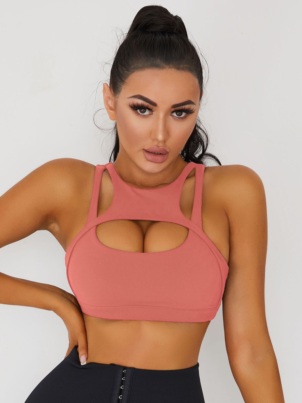 ZASUWA Women's Sexy Cutout Sports Bra - High Support Workout Top for Yoga, Gym & Running