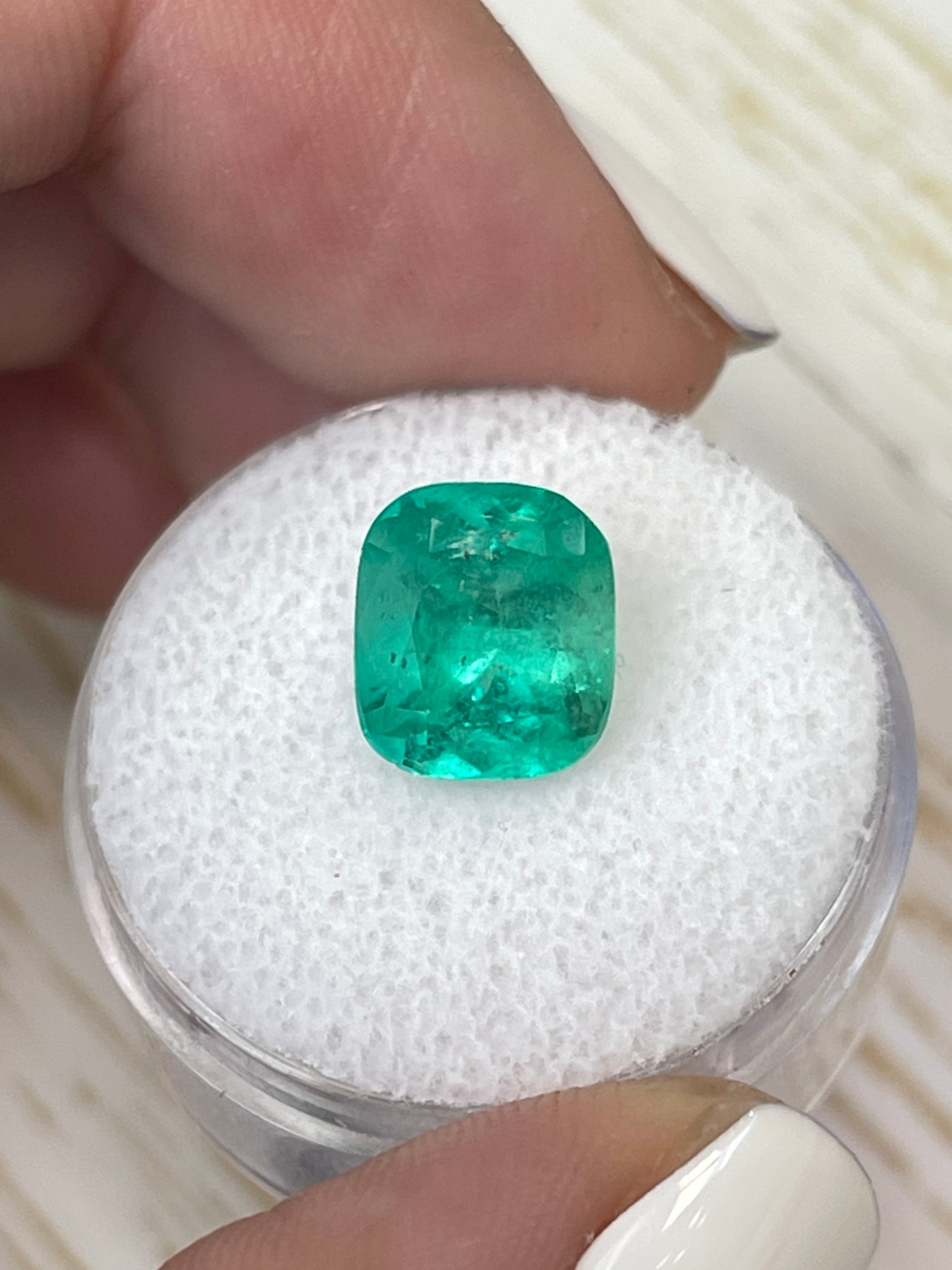 3.43 Carat Natural Colombian Emerald - Medium Green Cushion Cut Loose Gemstone for Jewelry Making, Engagement Rings & Fine Collections
