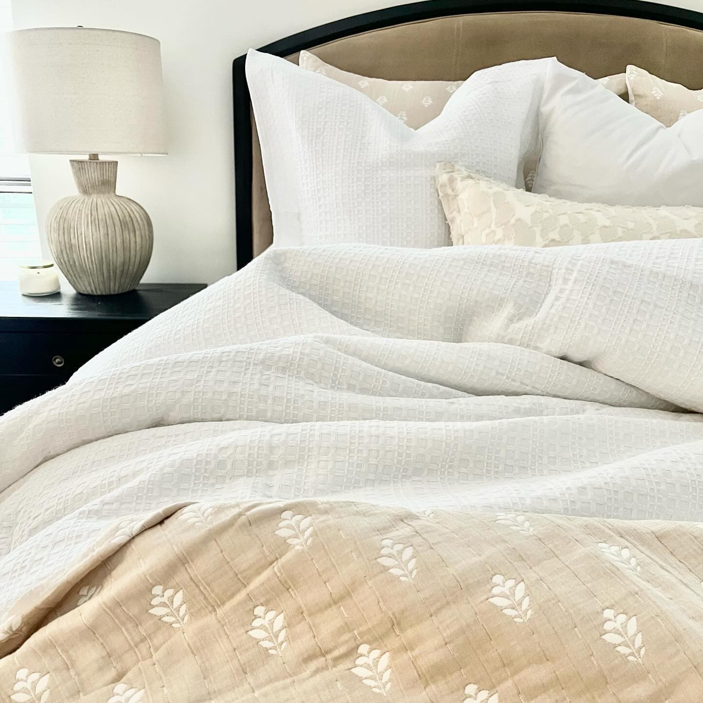 Hygge Kantha Hand-Stitched Yarn-Dyed Cotton Jacquard Quilt Coverlet Set - Cozy Bedding for Boho Chic & Farmhouse Style Bedrooms