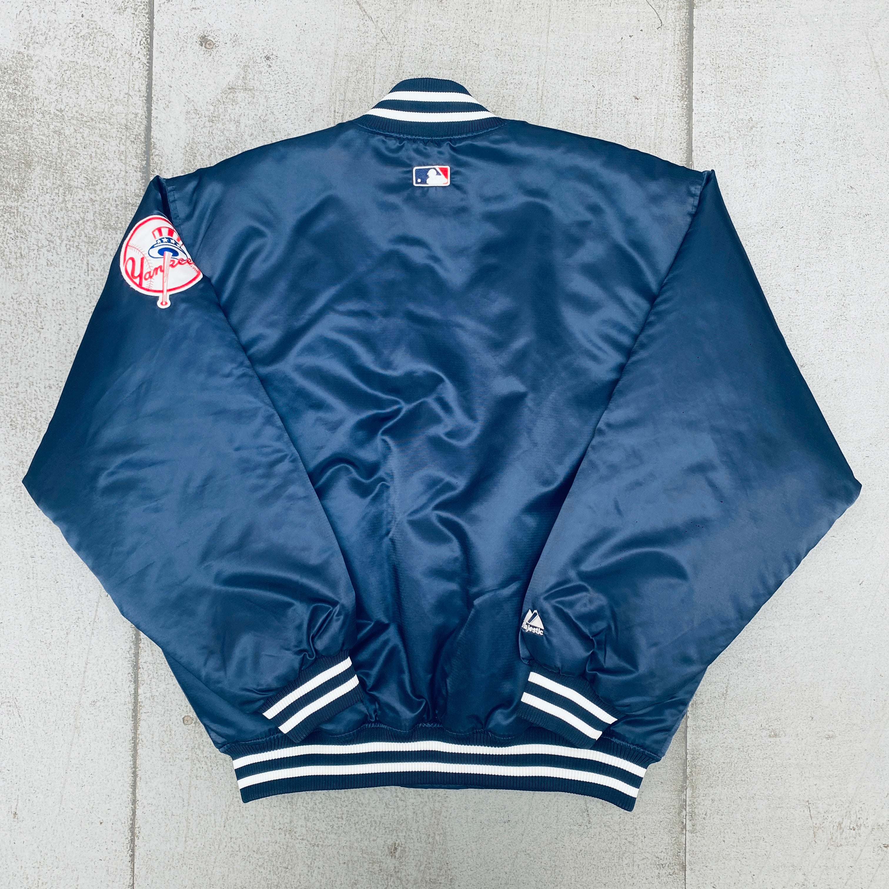 New York Yankees Majestic Satin Stitched Spellout Bomber Jacket 2000s Vintage Baseball Jacket XL - Perfect for Game Day, Fan Gear & Streetwear Fashion