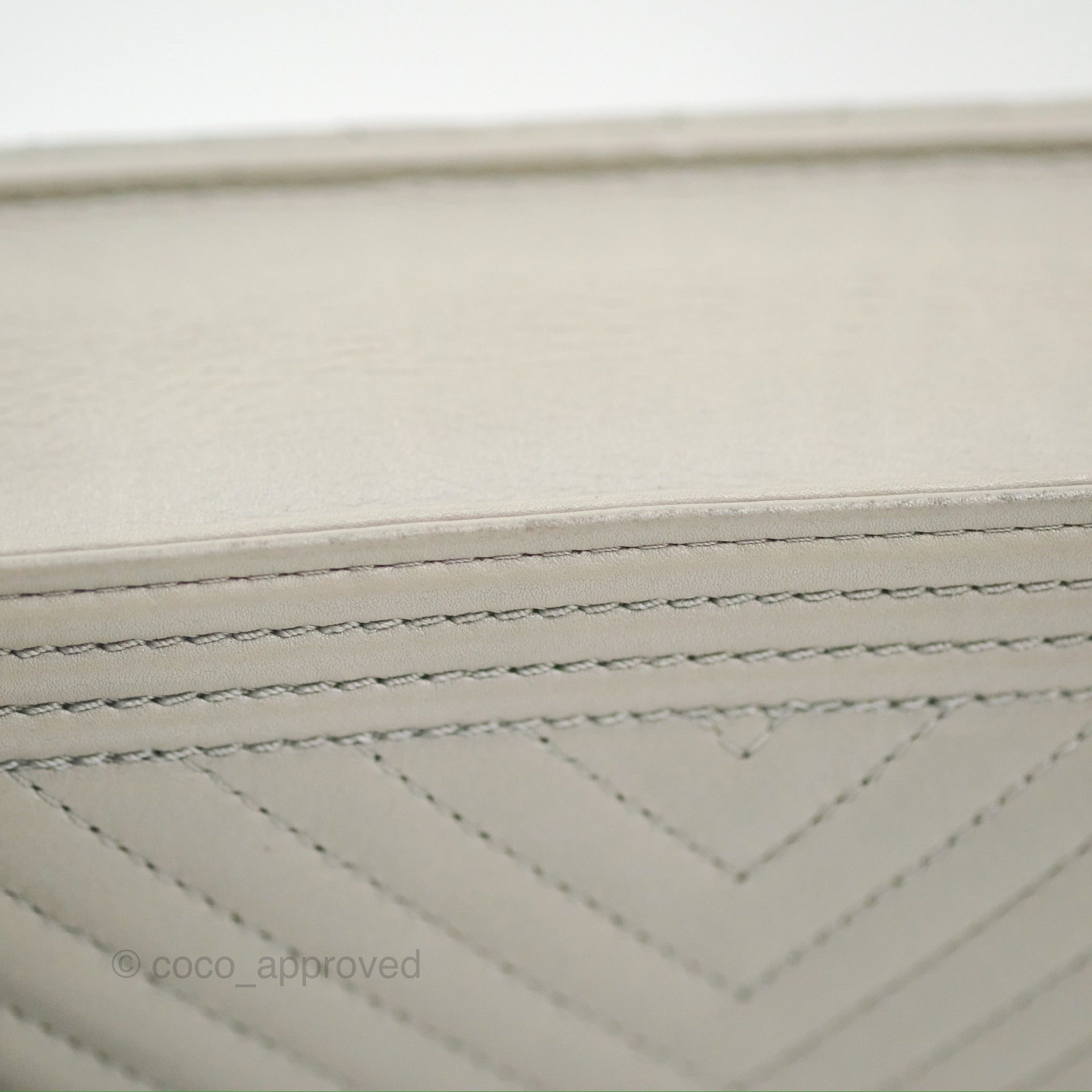 Chanel Chevron Boy Wallet on Chain WOC in Grey Lambskin with Gun Metal Hardware - Luxury Crossbody Bag for Women, Perfect for Evening Events & Daily Use