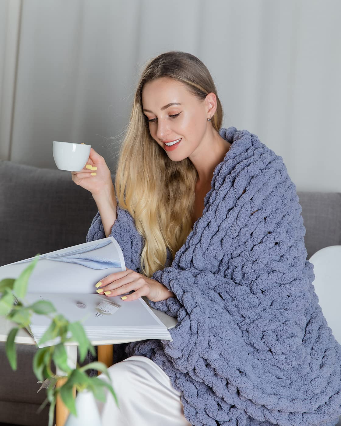 Alzoear Chunky Knit Throw Blanket - Soft Chenille Handmade Blanket for Sofa & Bed - Cozy Warm Home Decor (60x80 Inches, Storm Grey) - Perfect for Winter Nights, Living Room Lounging & Gift Giving