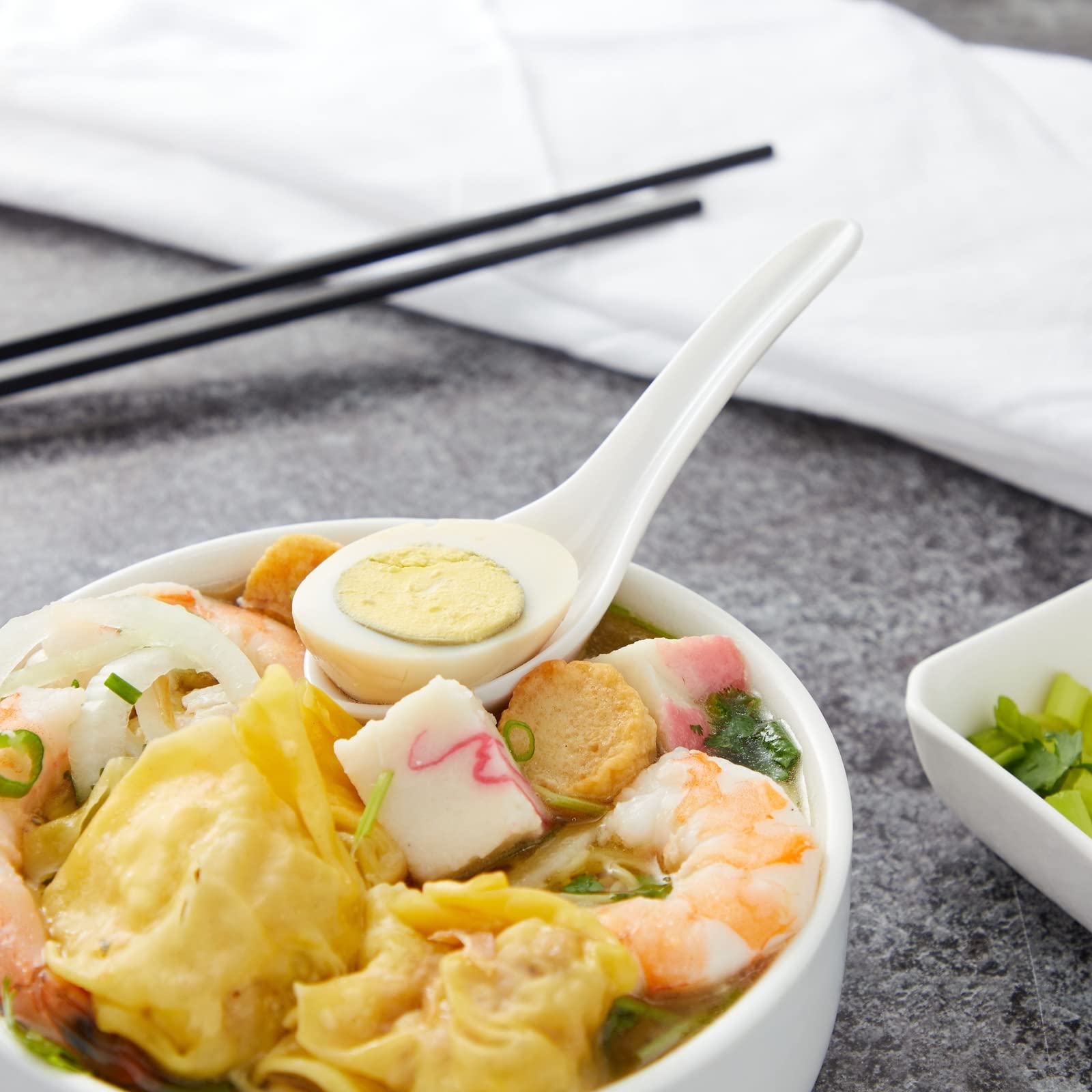Juvale 12-Pack Melamine Rice Spoons for Noodles, Ramen, Miso Soup & Wonton - Durable 1.5 x 5 Inch Asian Soup Spoons - Perfect for Restaurants, Home Kitchens & Outdoor Dining