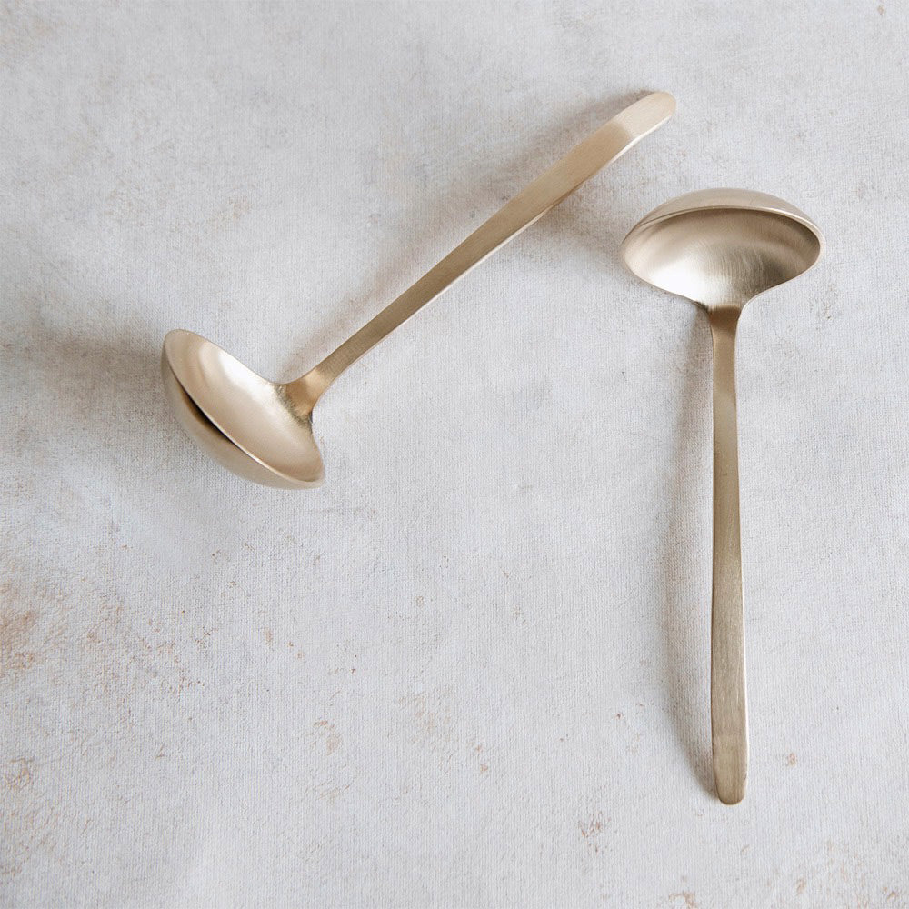Premium Brass Ladle - Heavy Duty Solid Brass Soup Ladle for Kitchen, Cooking & Serving - Perfect for Soups, Stews, Gravy & Punch Bowls