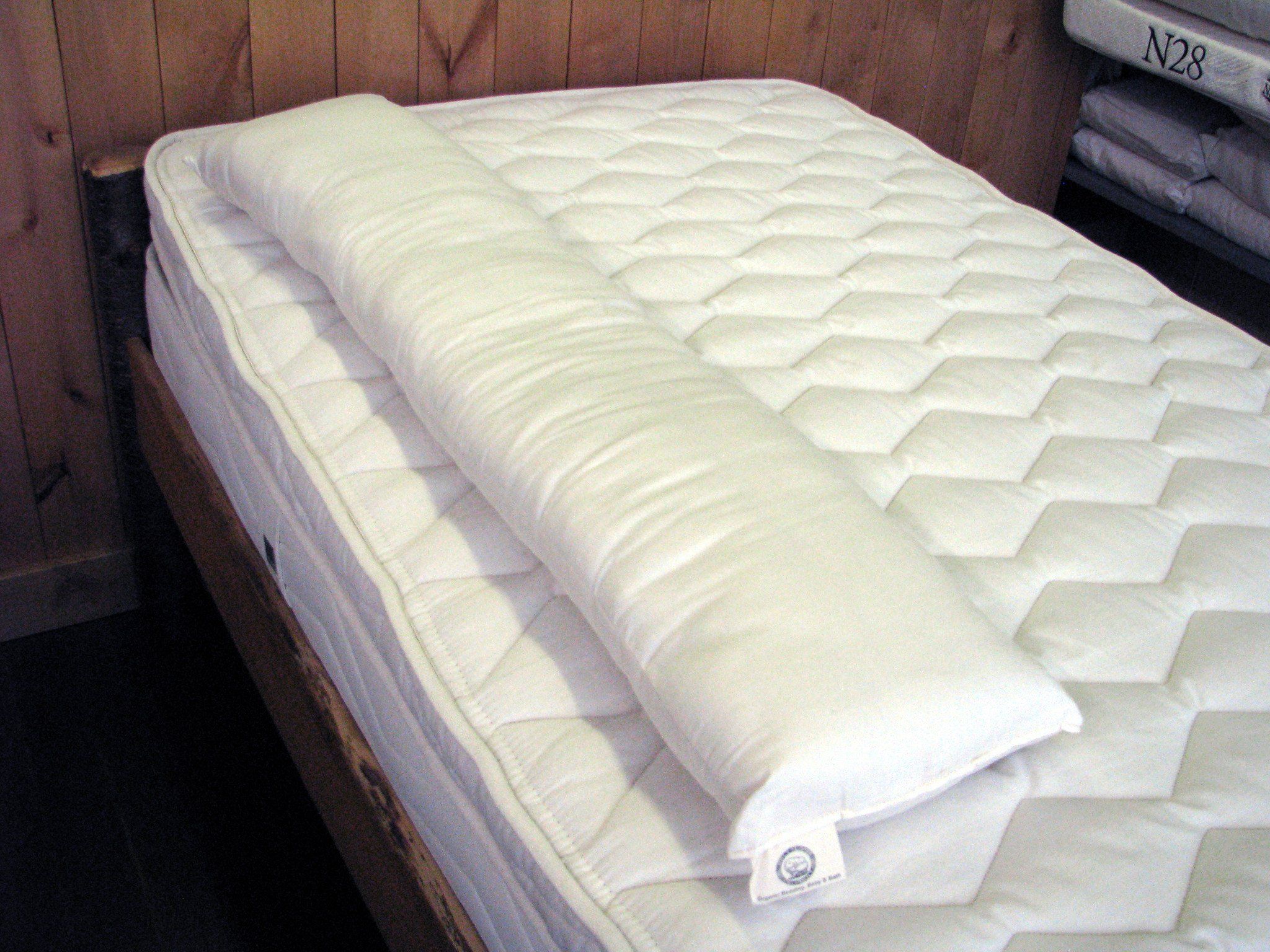 Premium Wool Filled Family Bed Bumper - Soft & Safe Bed Rail Guard for Kids & Adults - Perfect for Toddler Beds, Queen & King Size Mattresses - Home & Nursery Safety Essential