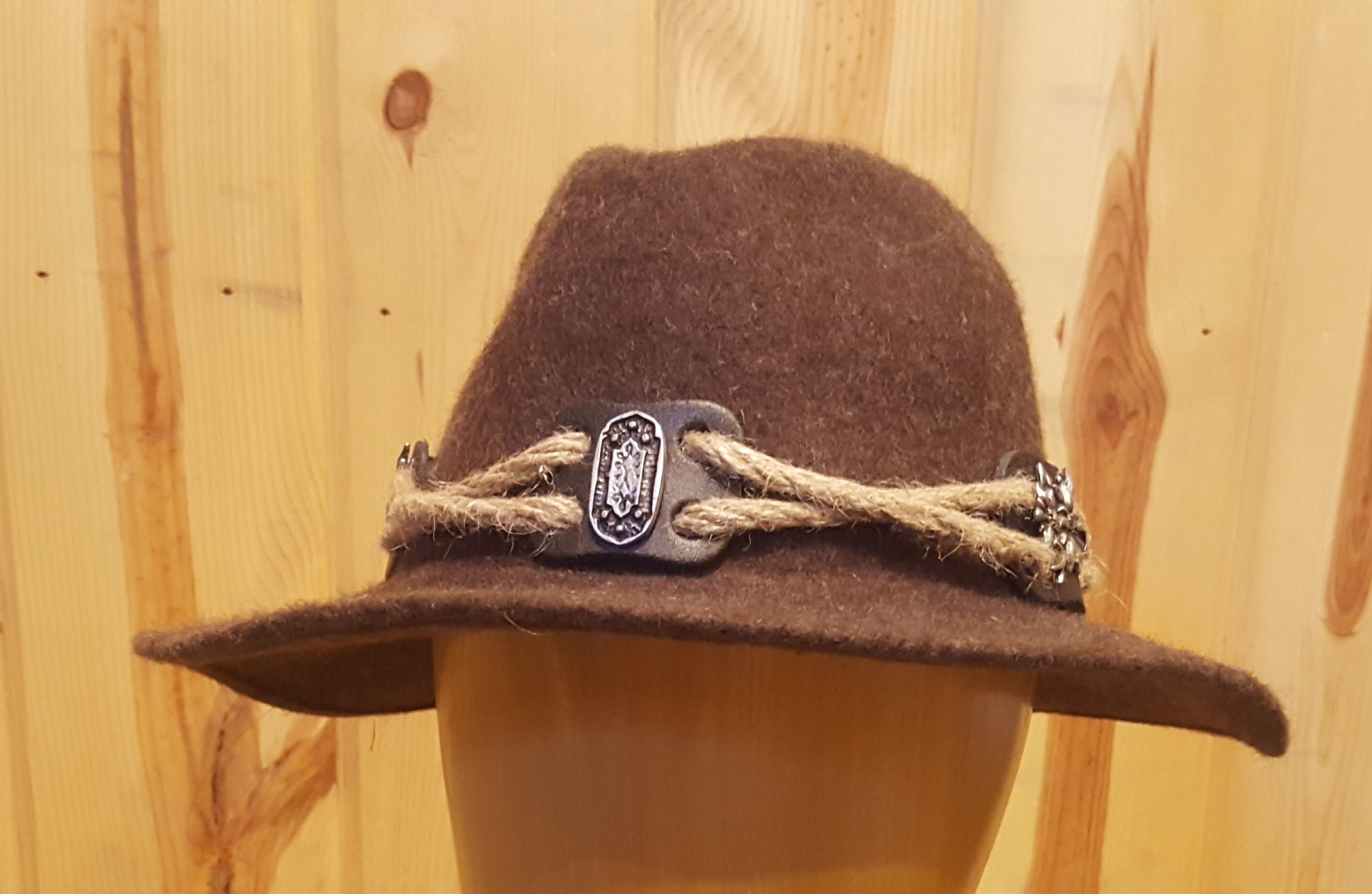 Dark Brown (Braun)
