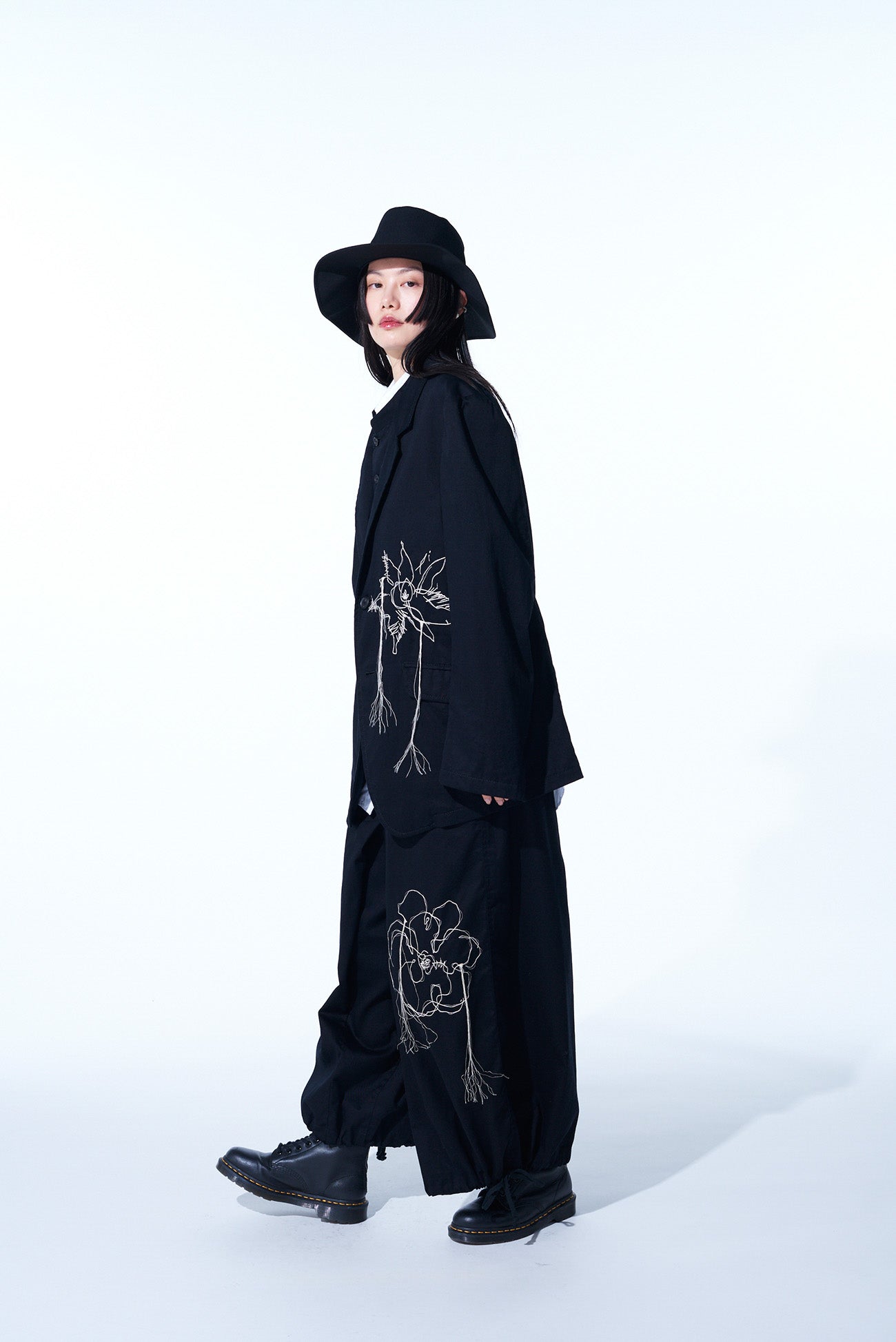 Stylish Cotton Twill 'Queen of the Night' Embroidered Jacket for Women - Perfect for Evening Parties, Date Nights & Special Occasions
