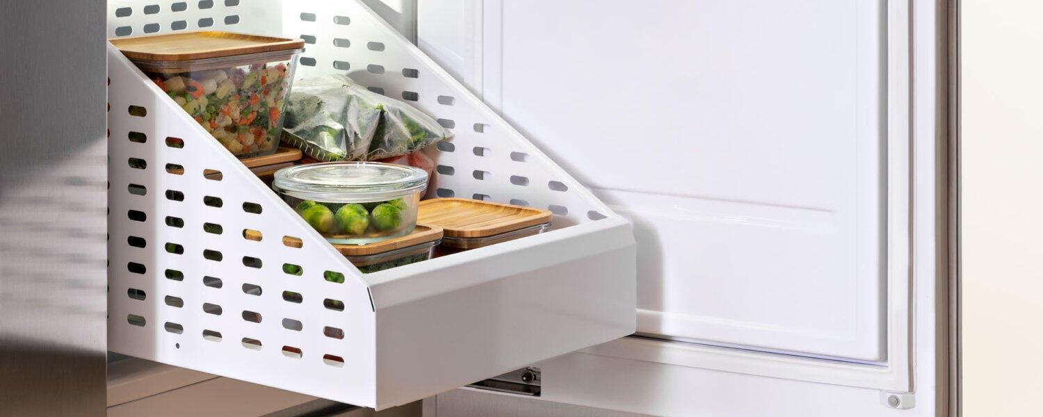 Bertazzoni REF18FCIPIXR 18-Inch Built-In Freezer Column with Stainless Steel Finish - Perfect for Modern Kitchens and Luxury Home Appliances