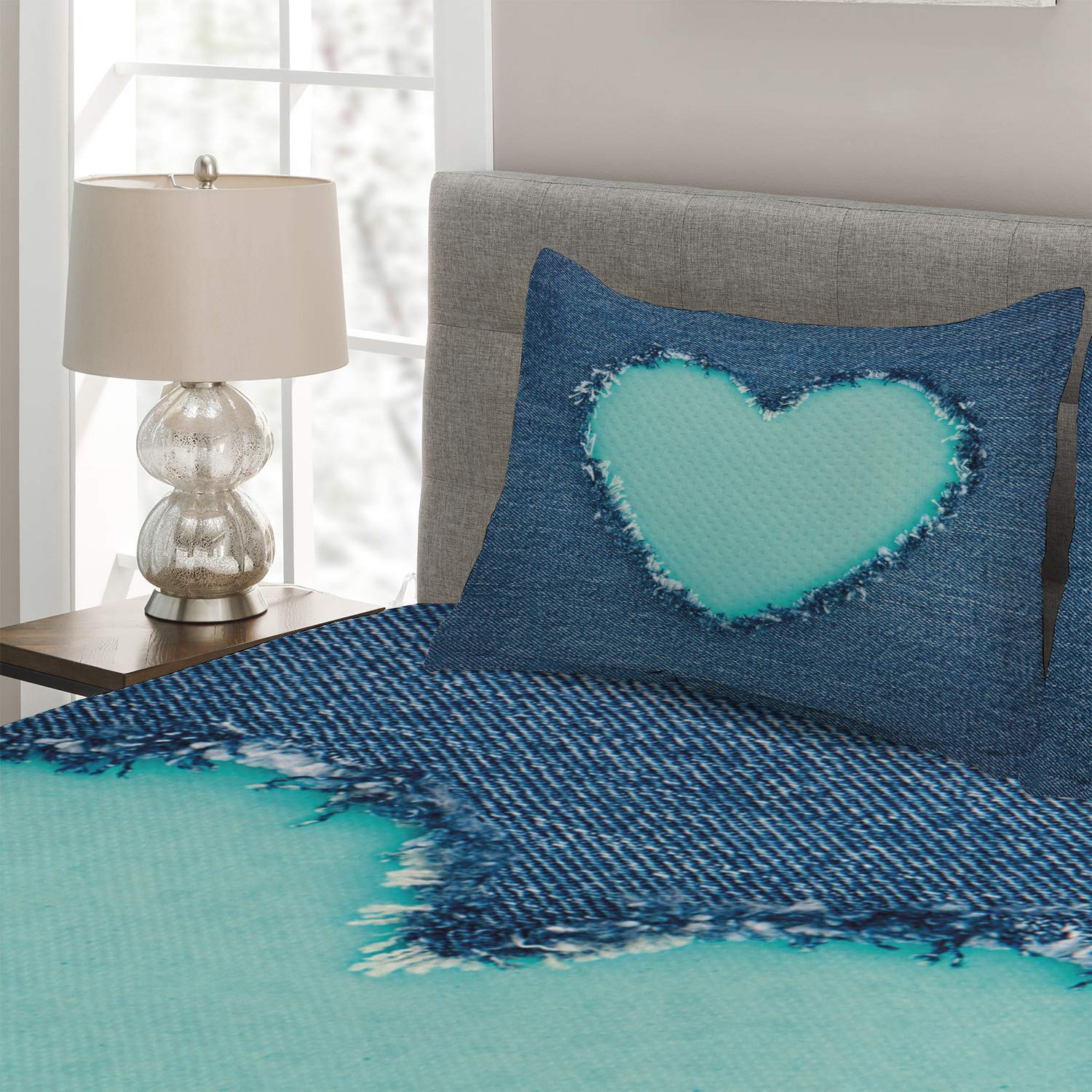 Ambesonne King Size 3-Piece Quilted Bedspread Set with 2 Pillow Shams - Navy Blue & Seafoam Teal Romantic Heart Design for Valentine's Day - Soft Decorative Coverlet for Master Bedroom, Guest Room, or Romantic Gift