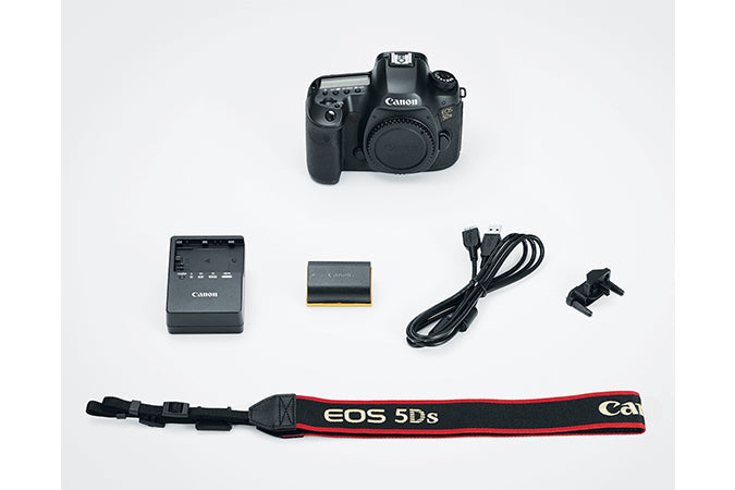 Canon EOS 5DS DSLR Camera Body with EF 135mm f/2L USM Lens - Professional Photography for Portraits, Weddings & Low Light Shooting
